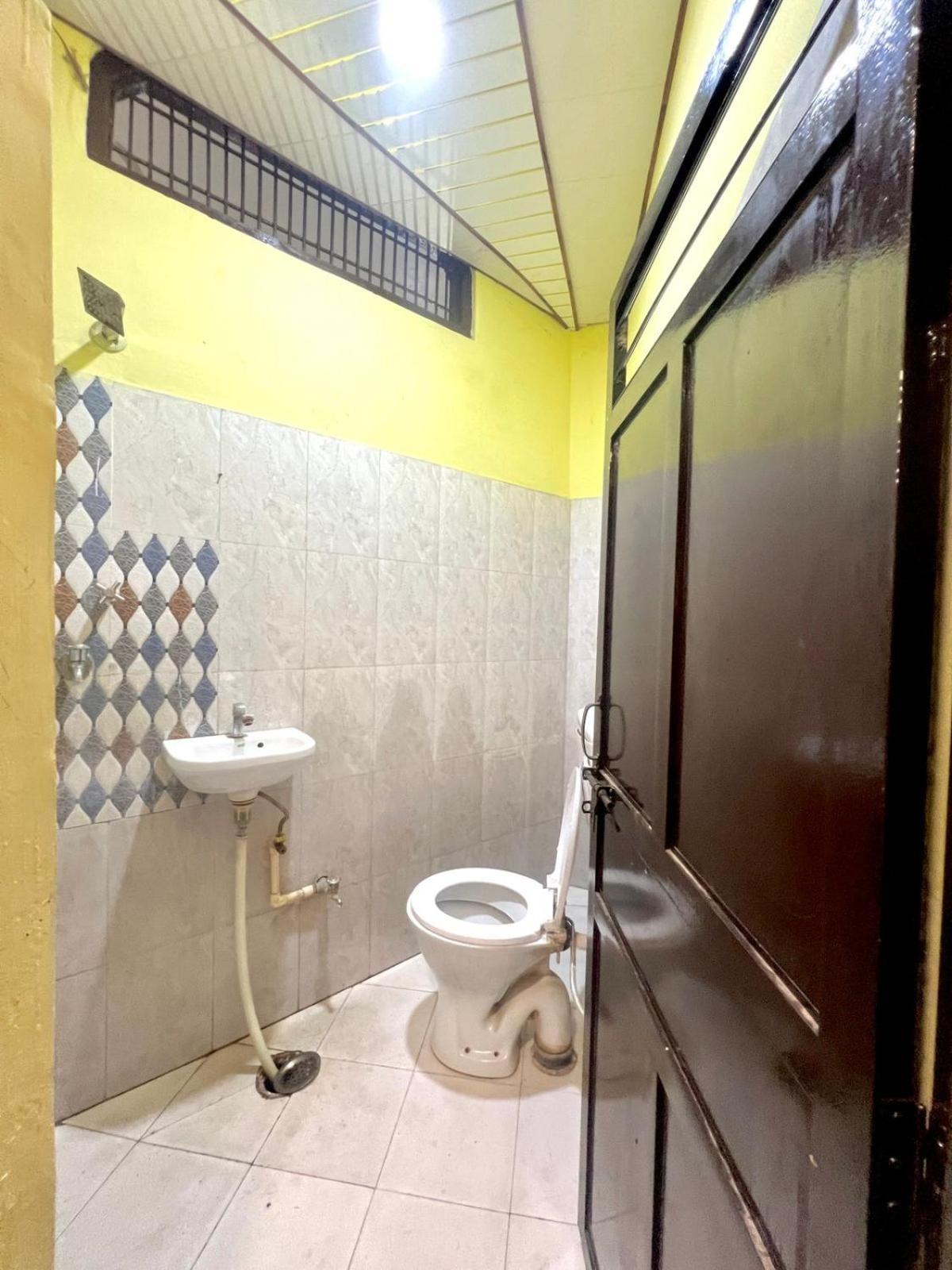 Hotel Durga P Near Harishchandra Ghat