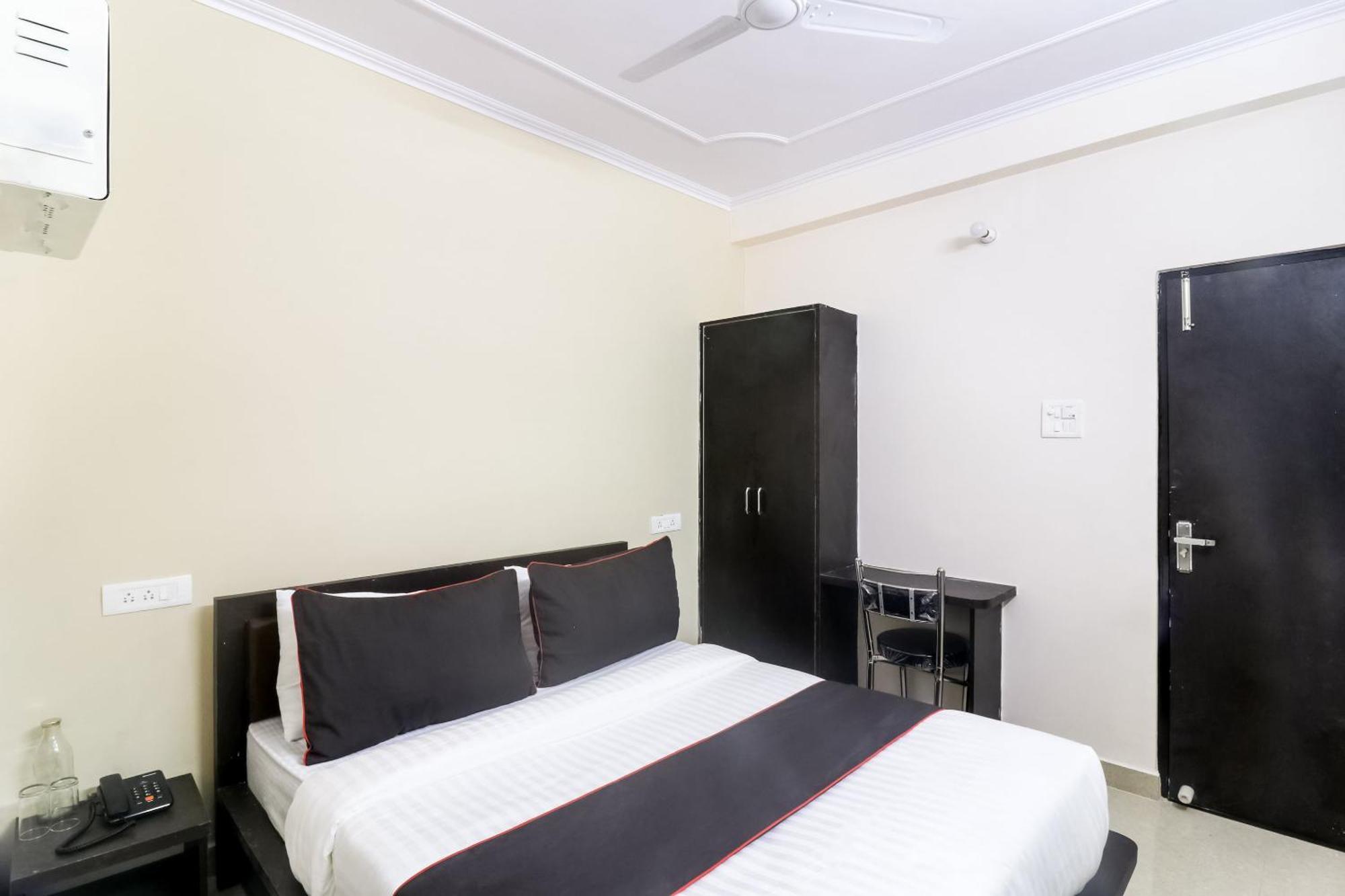 Hotel Collection O Pragyapuri Residents Varanasi
