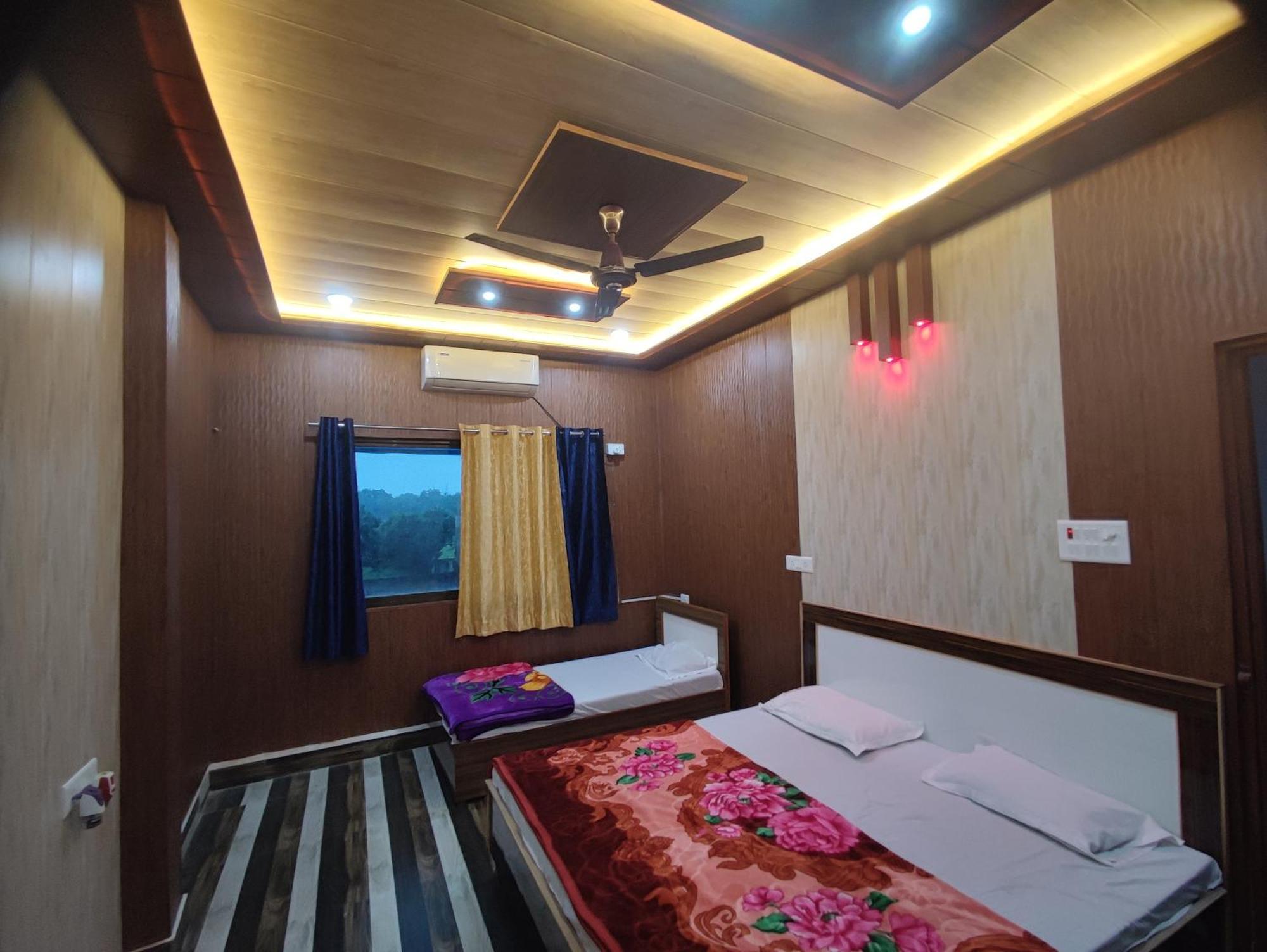 Homestay Kashi Nest Homestay *