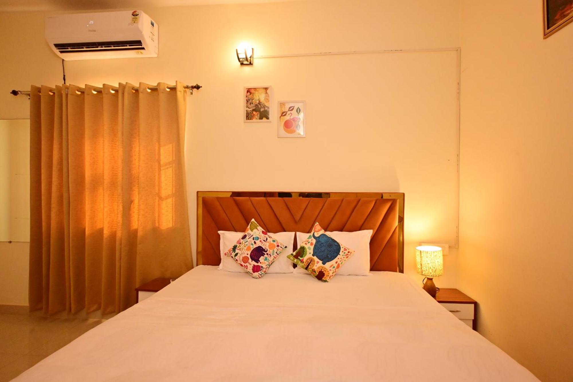 Zoomstay - 3bhk Apartment Varanasi