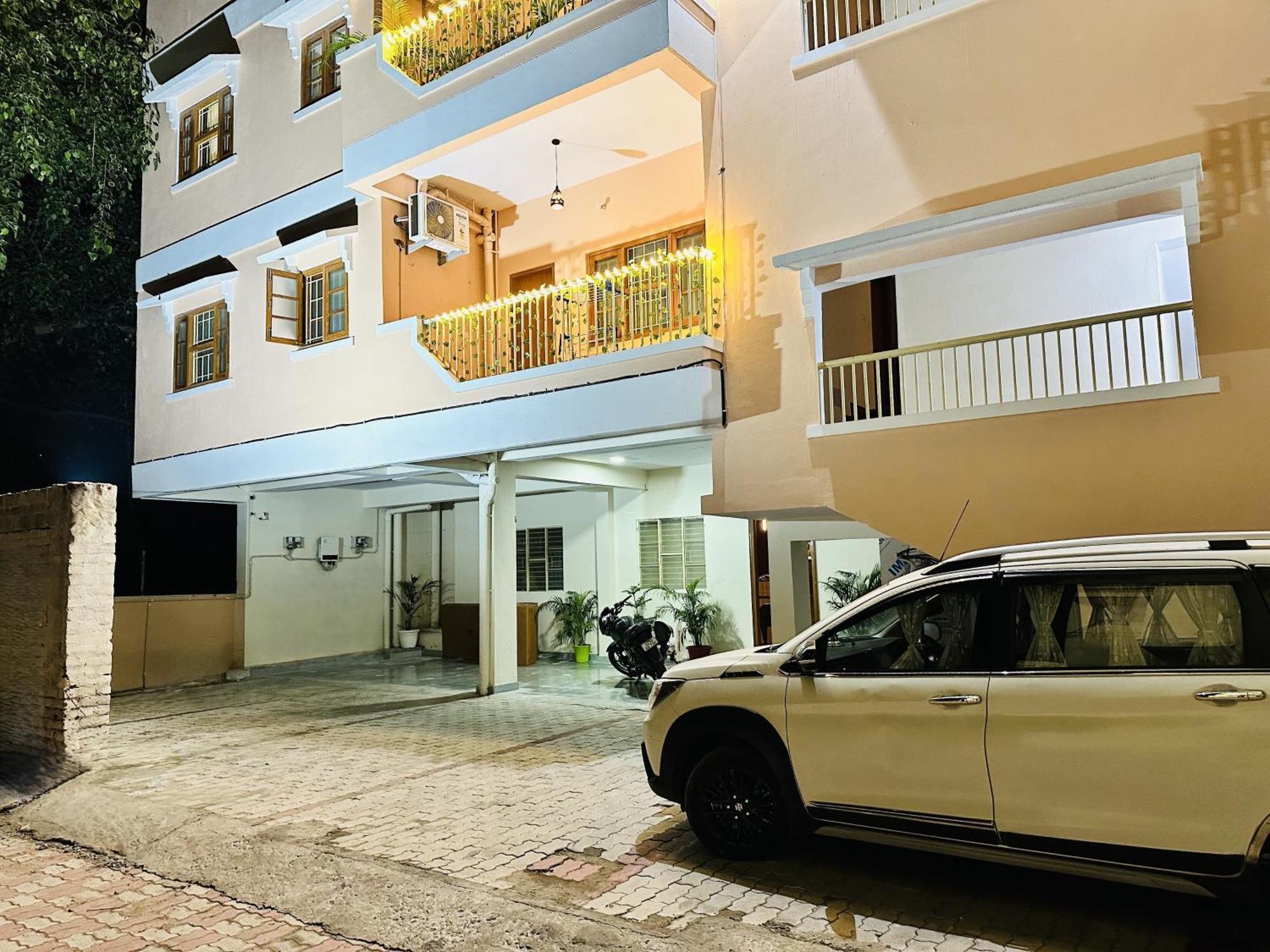 Zoomstay - 3bhk * Varanasi