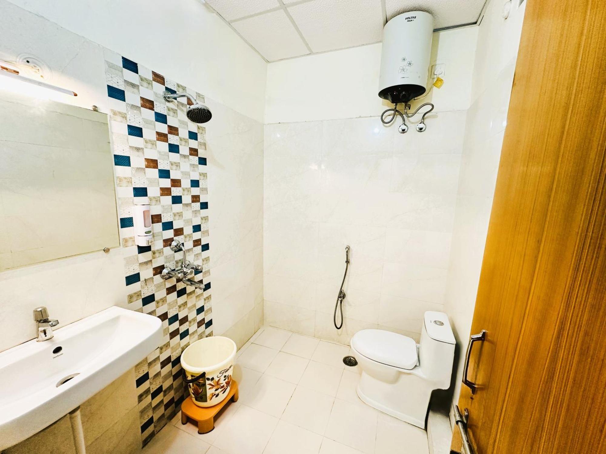 Apartment Zoomstay - 3bhk Varanasi