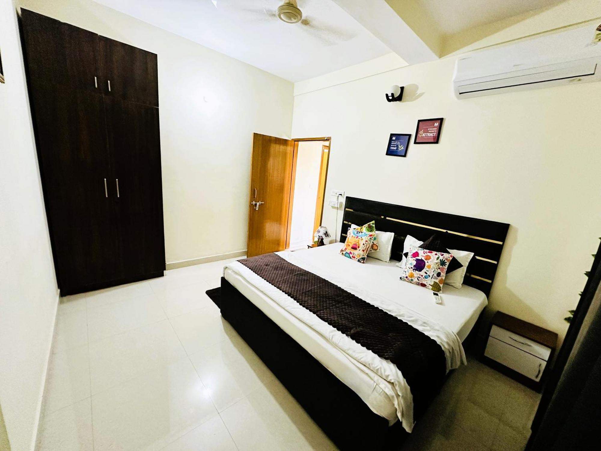 Zoomstay - 3bhk * Varanasi