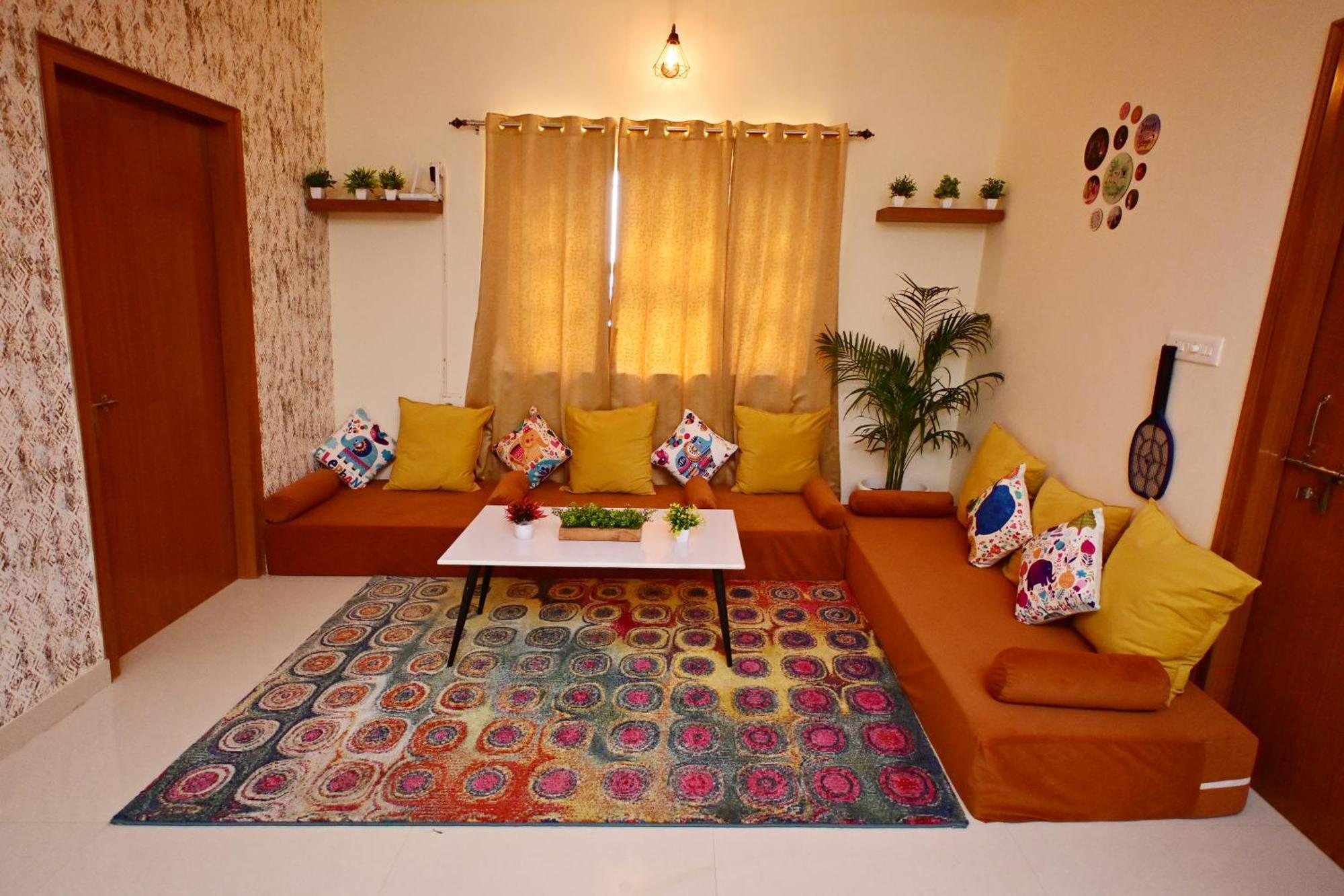 Zoomstay - 3bhk Varanasi