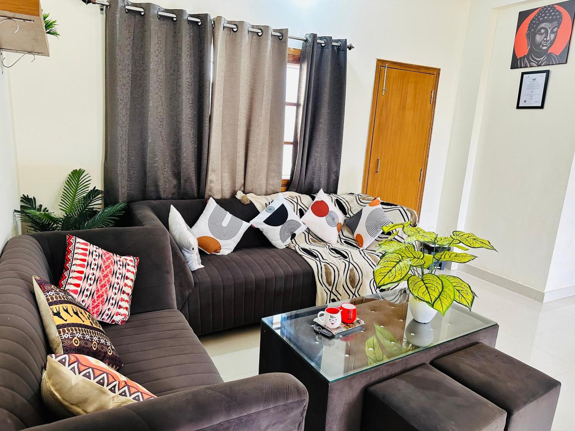 Zoomstay - 3bhk * Varanasi