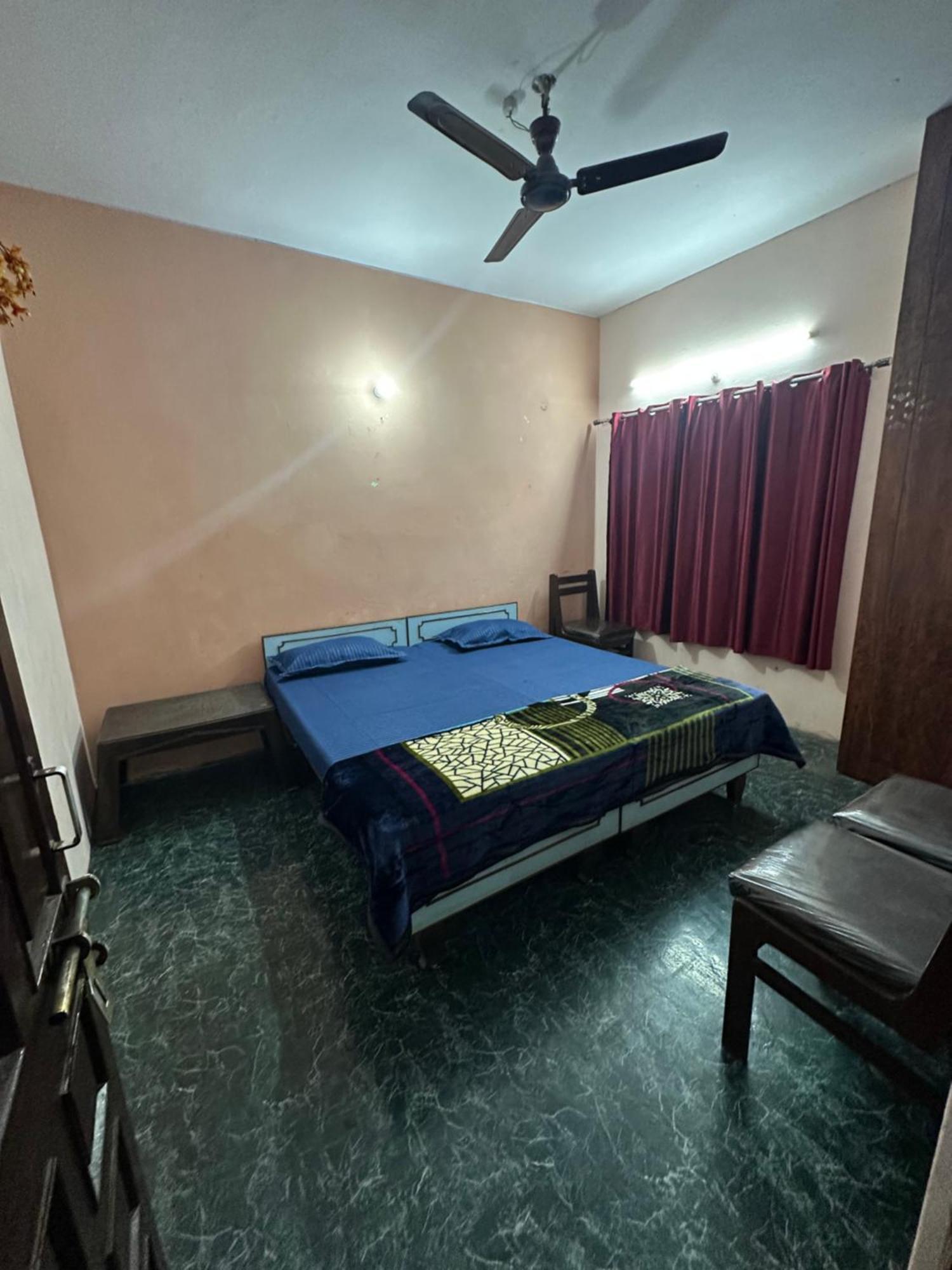Babu Vishwanath Singh Paying Guest house
