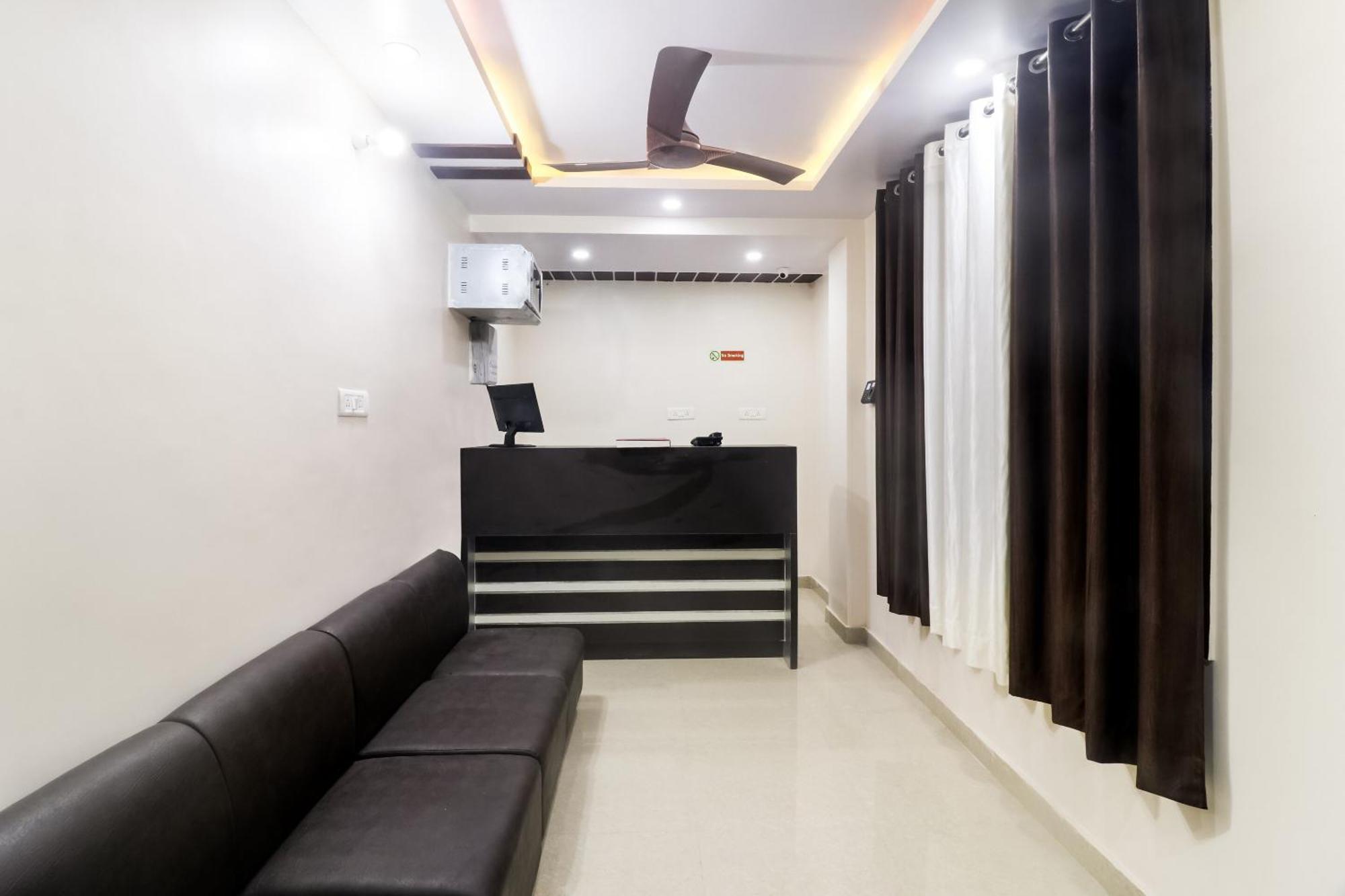 Collection O Pragyapuri Residents Hotel *