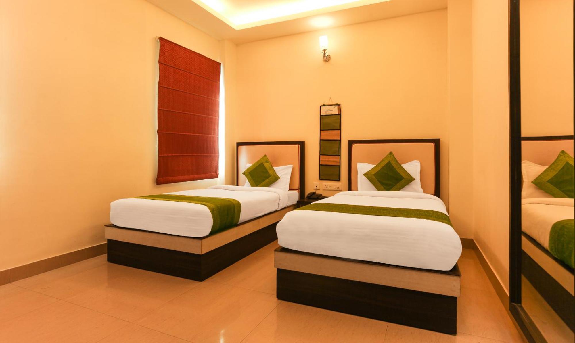 Janki International 3 Km From Kashi Vishwanath Temple Free Pickup From Railway Station Hotel 3*