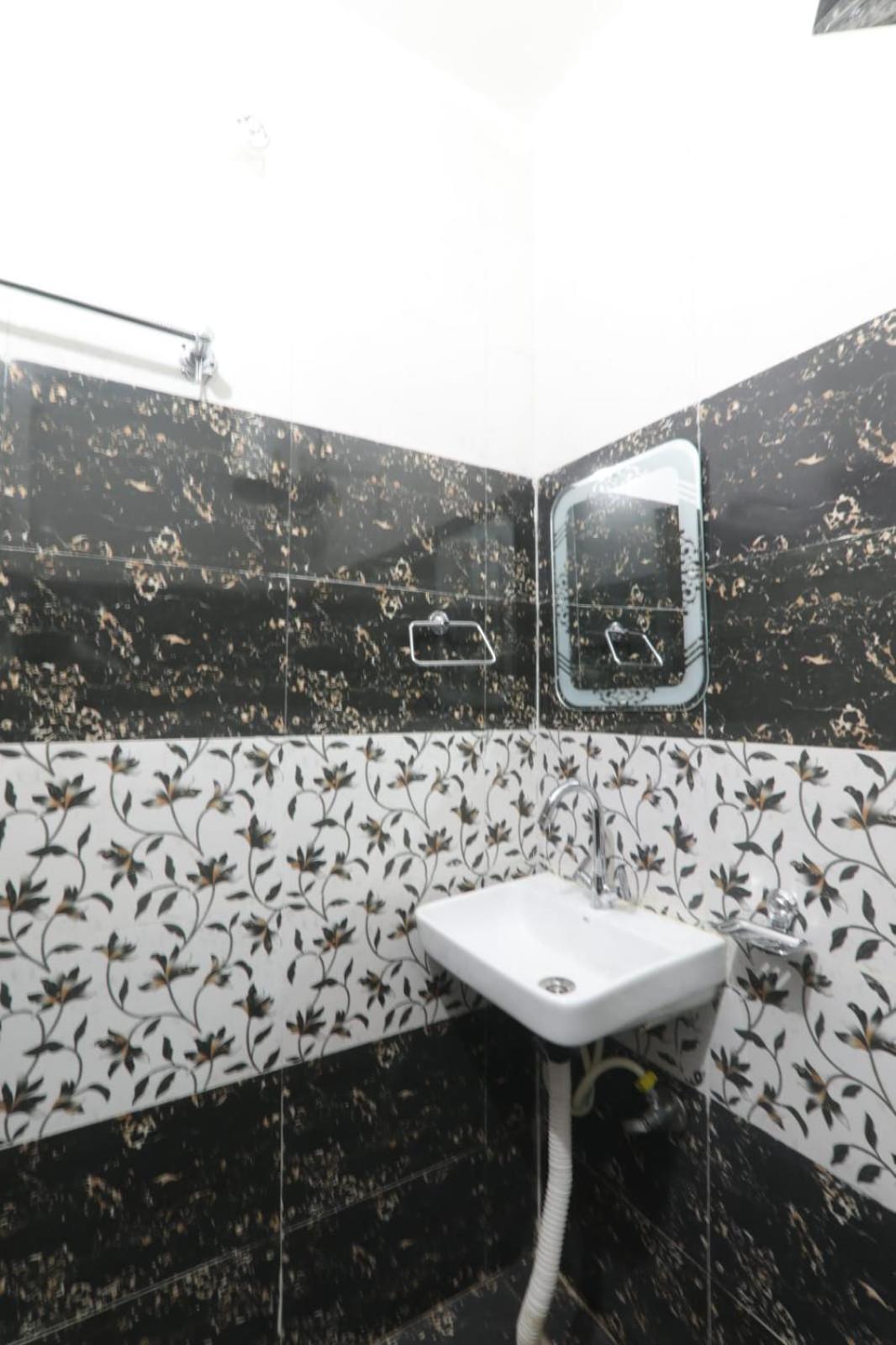 Rudra 3* Varanasi