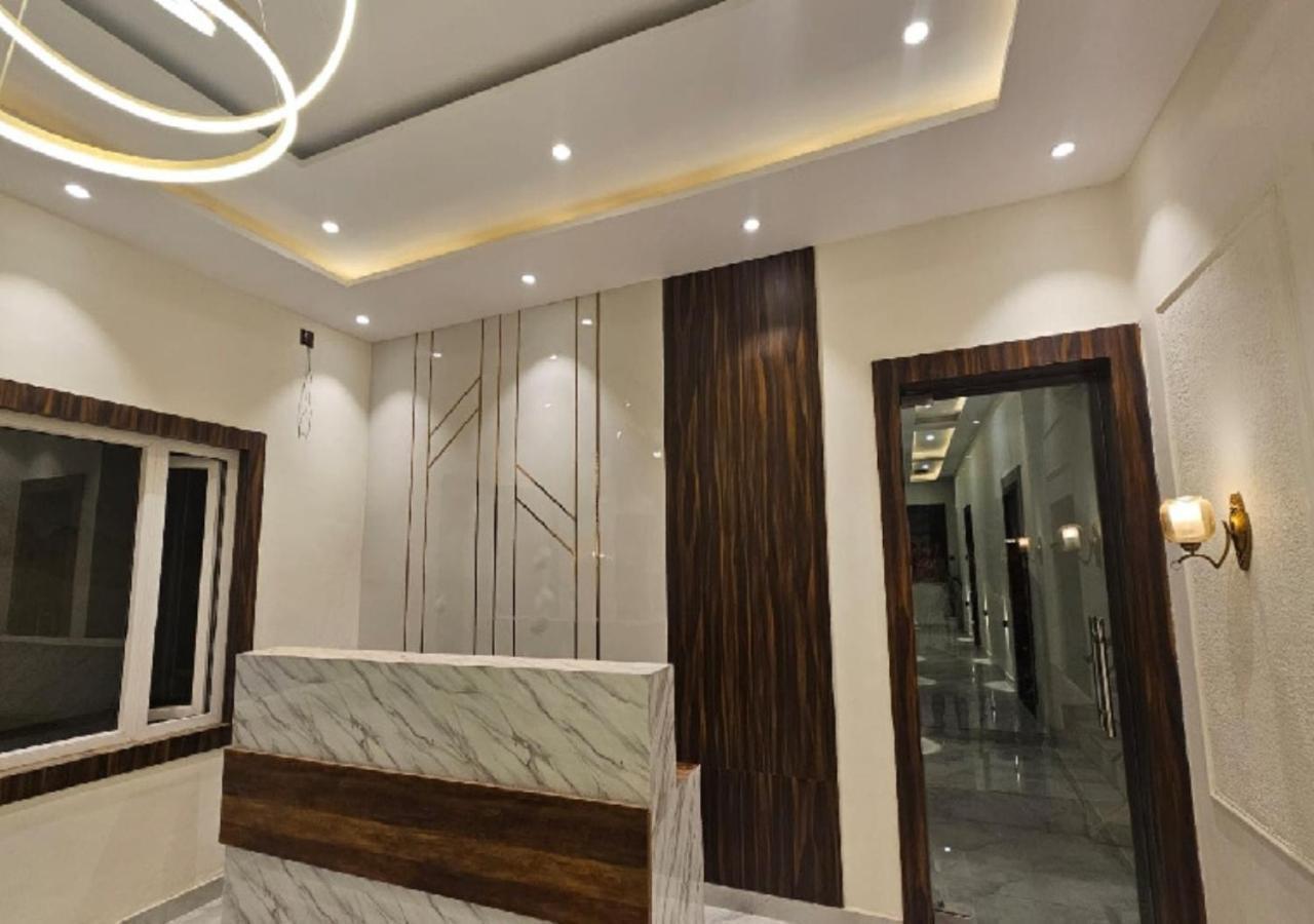 Triveni International 3*