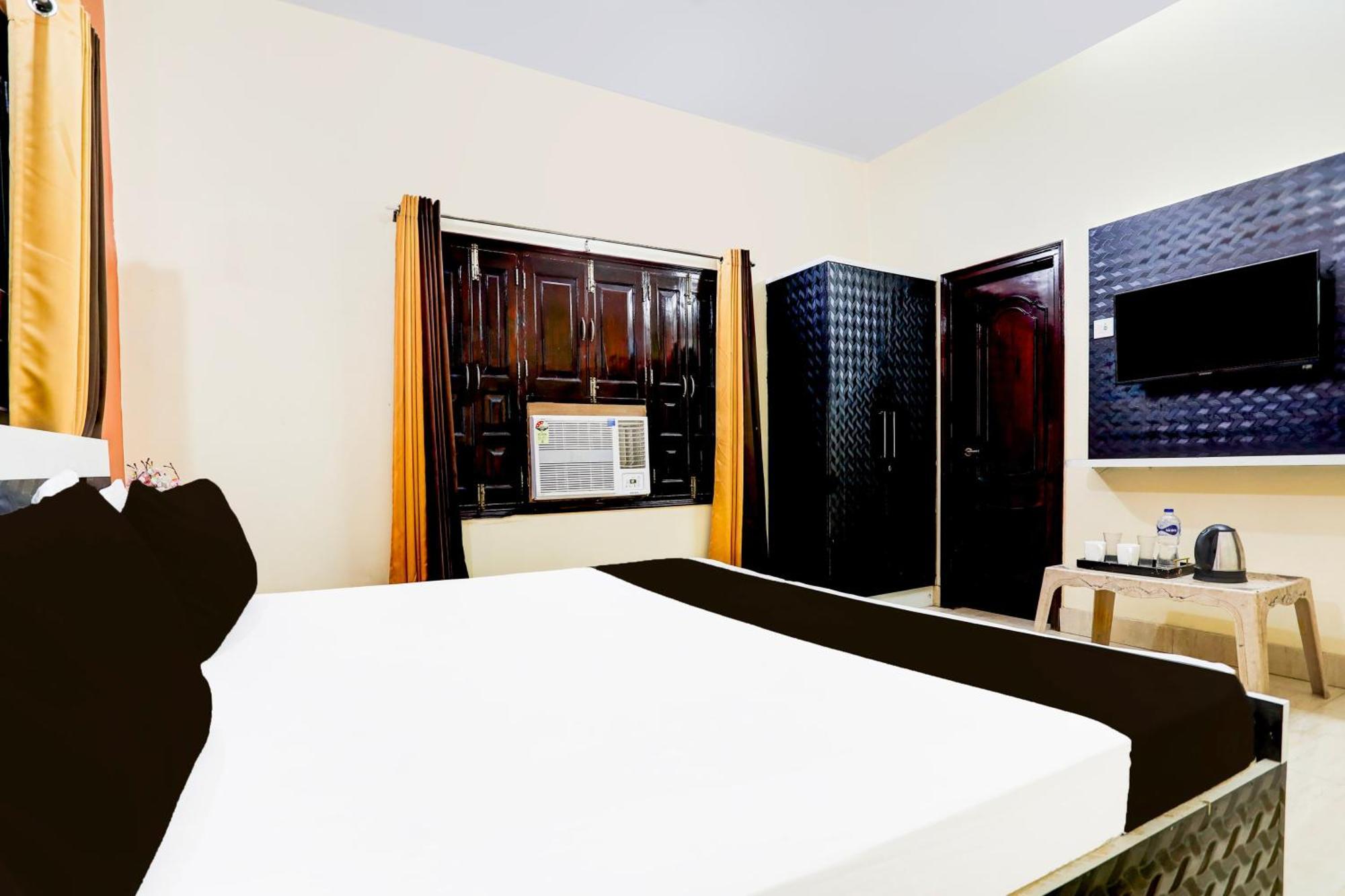 Hotel O R B Palace Varanasi