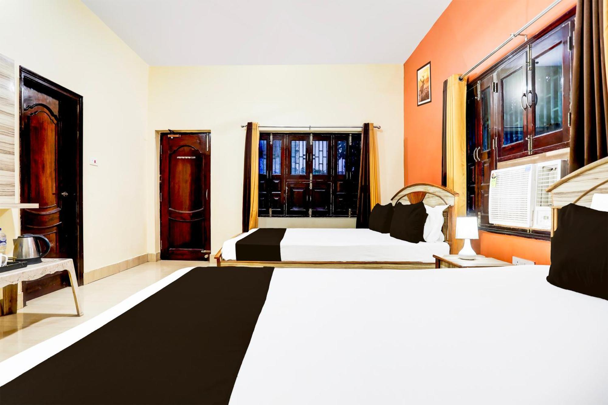 O R B Palace 3* Varanasi