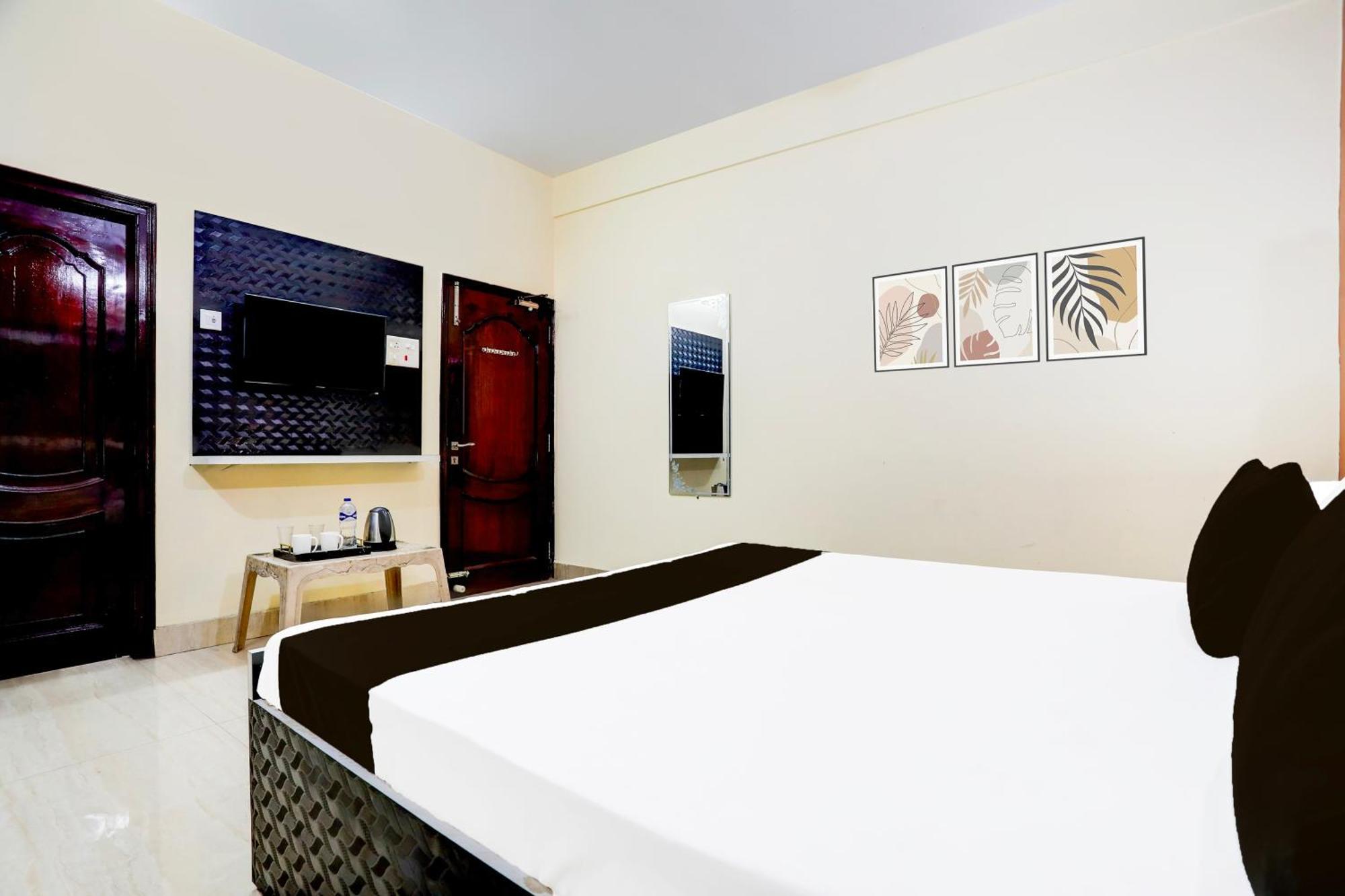 Hotel O R B Palace