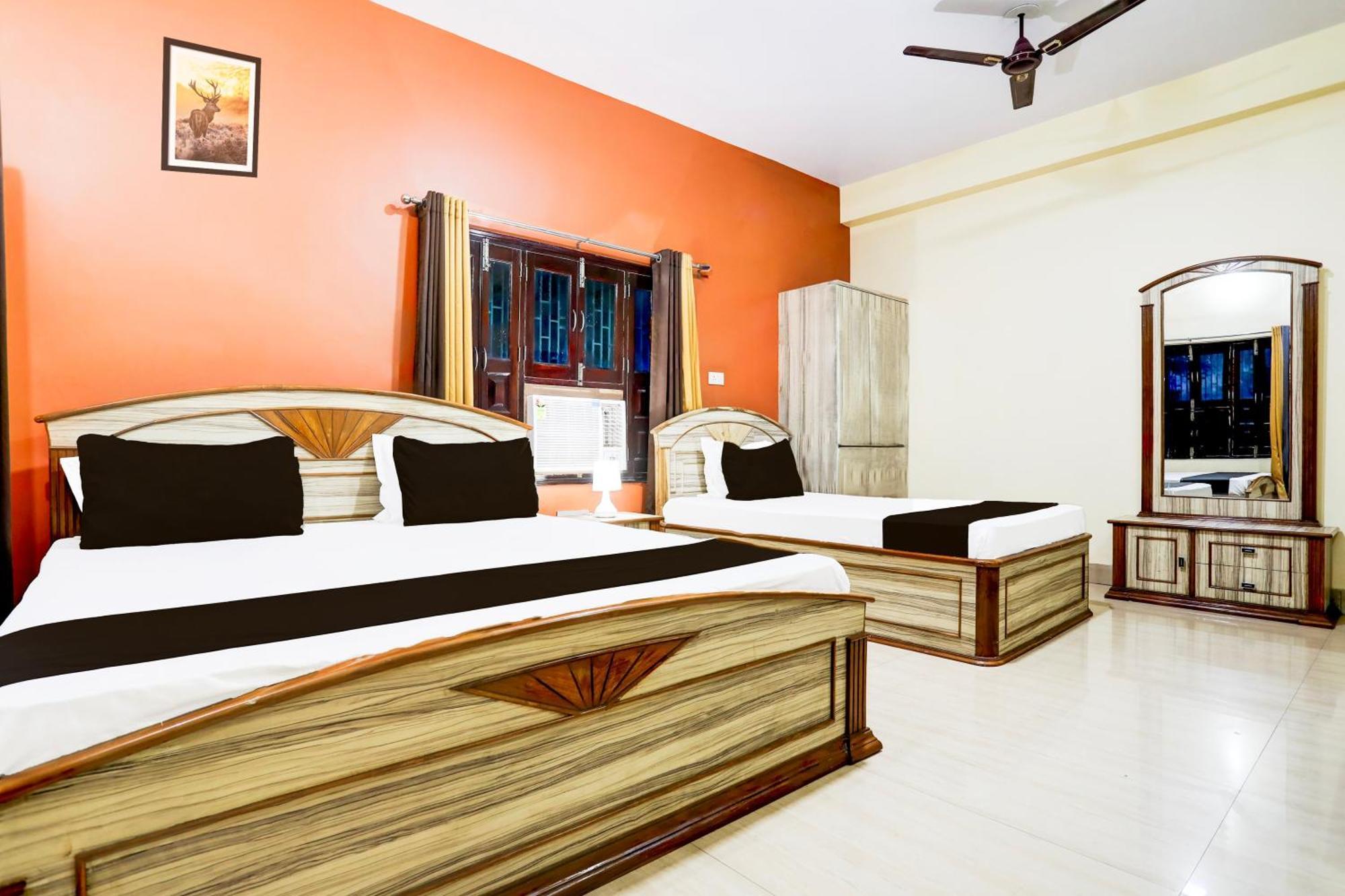O R B Palace Hotel Varanasi