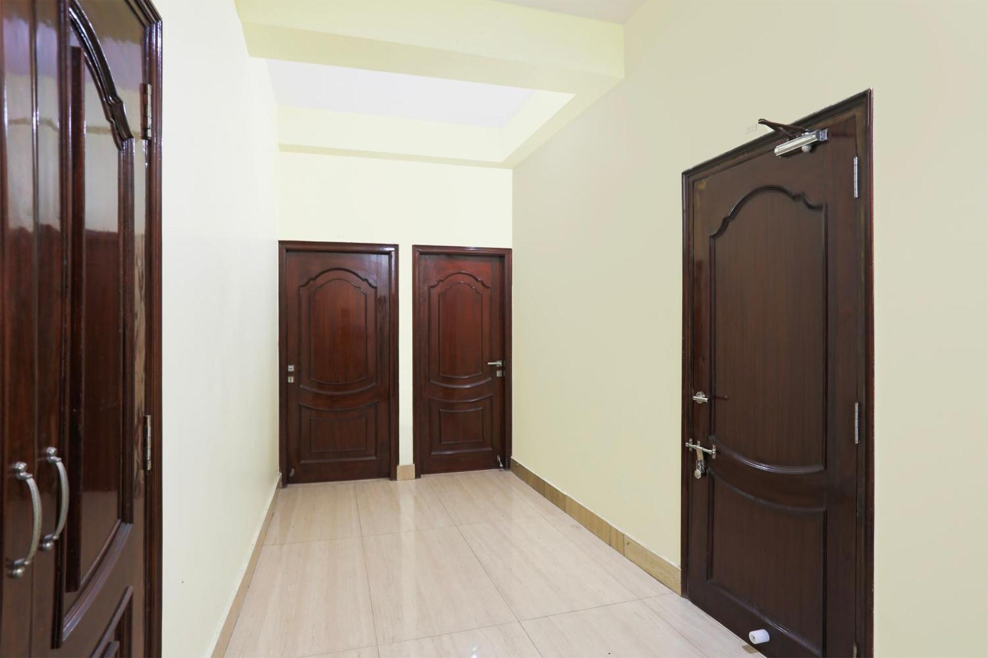O R B Palace 3* Varanasi