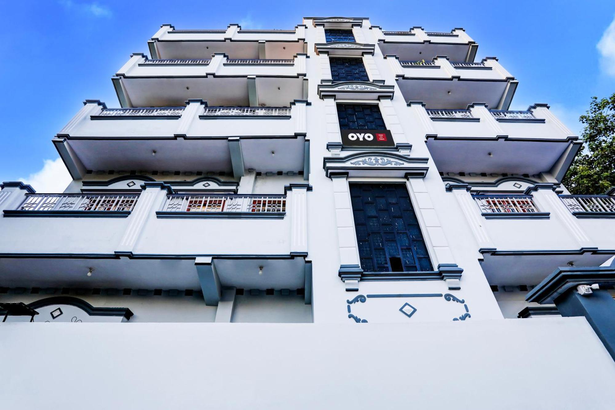 Hotel O R B Palace