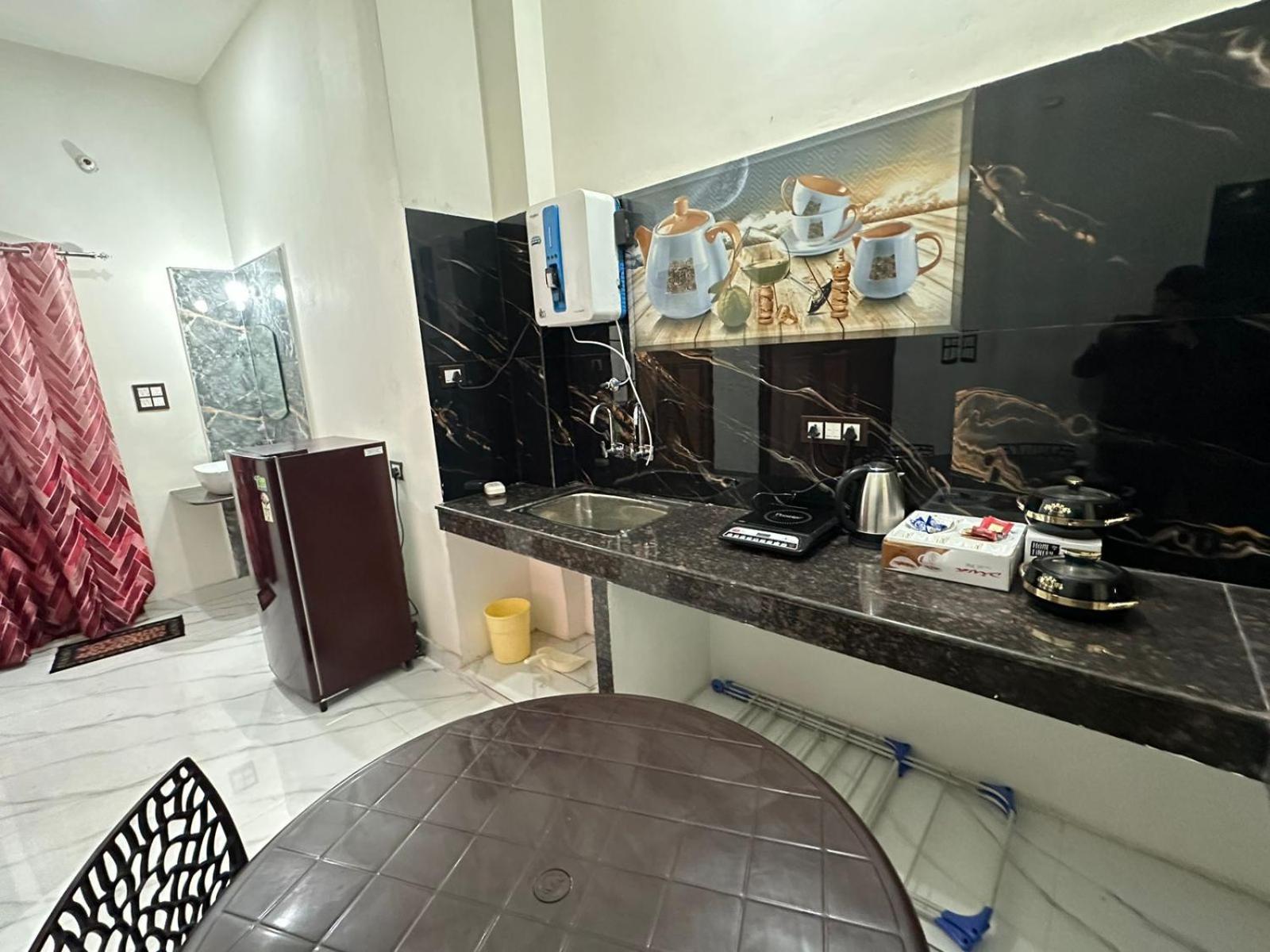 Apartment Simple Blissful - 2 Bedrooms Independent House