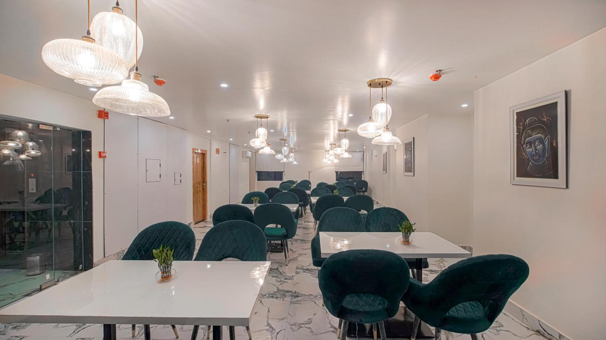 Perfectstayz Premium Cadillac Varanasi