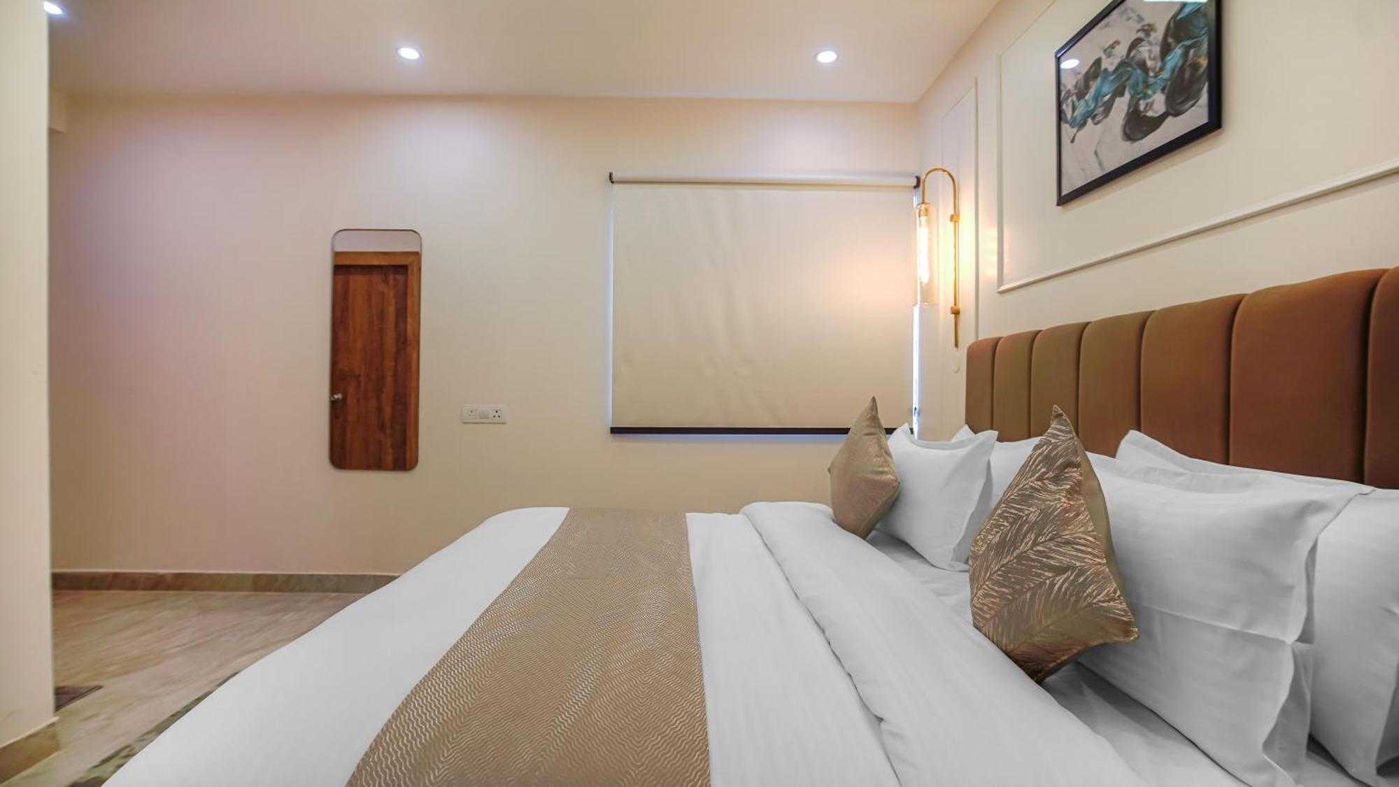 Perfectstayz Premium Cadillac Varanasi