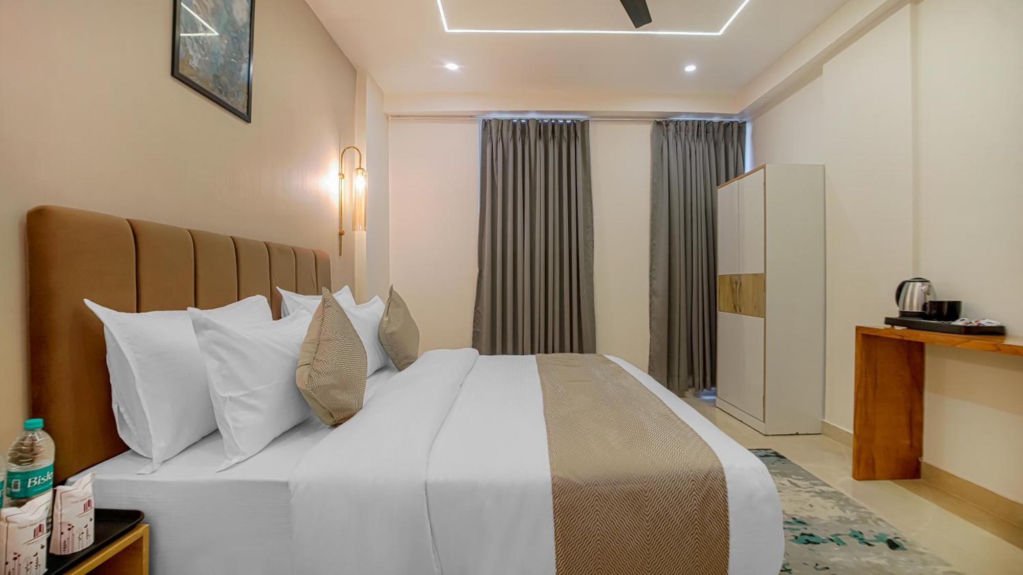 Hotel Perfectstayz Premium Cadillac Varanasi