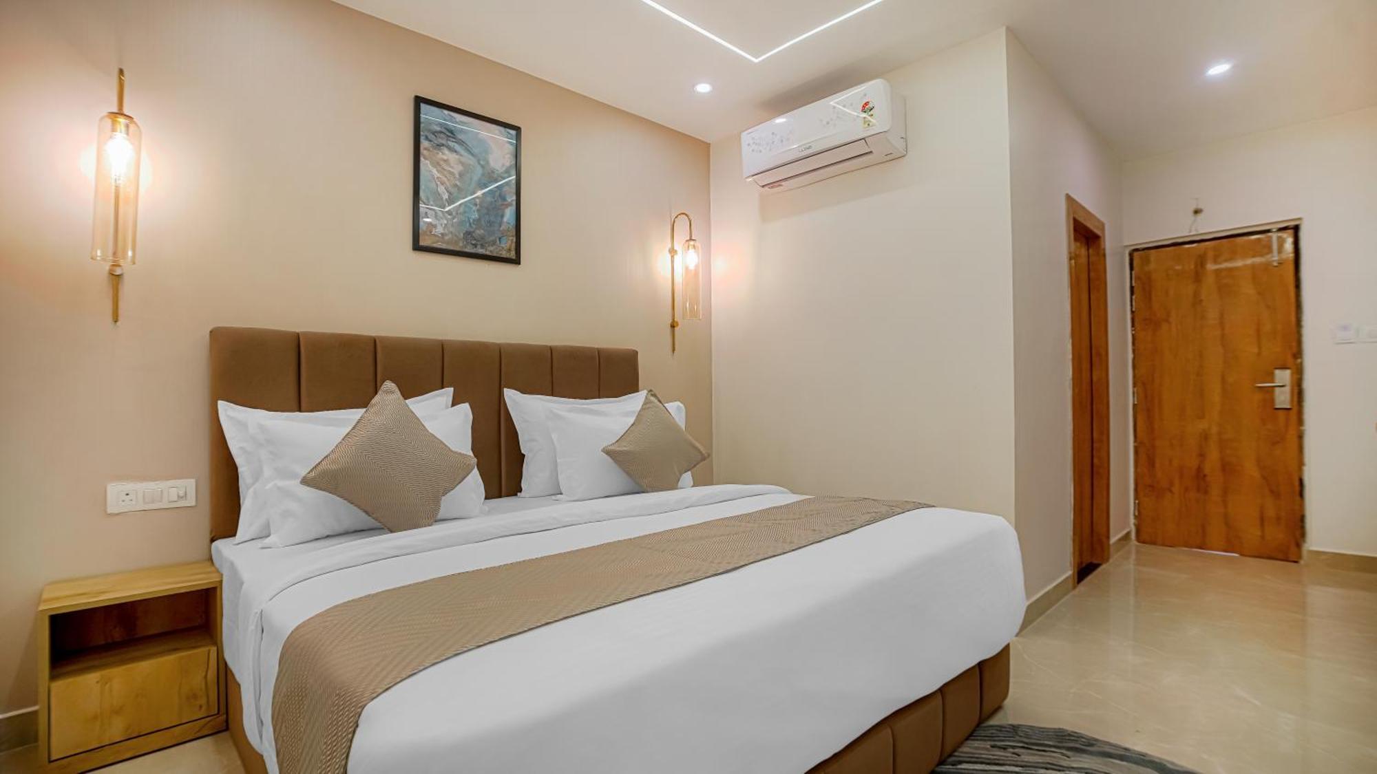 Perfectstayz Premium Cadillac Hotel Varanasi