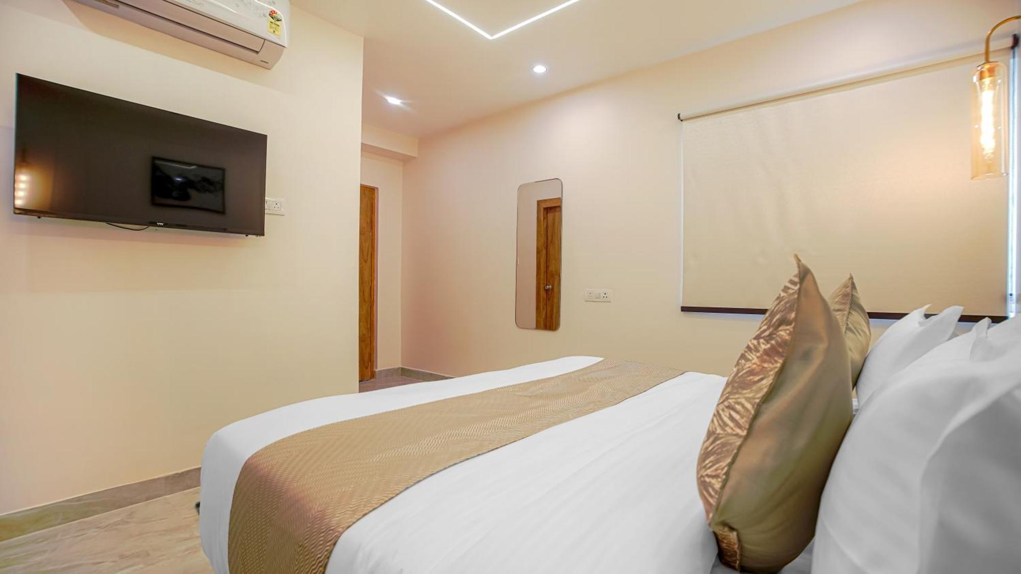 Perfectstayz Premium Cadillac Hotel Varanasi