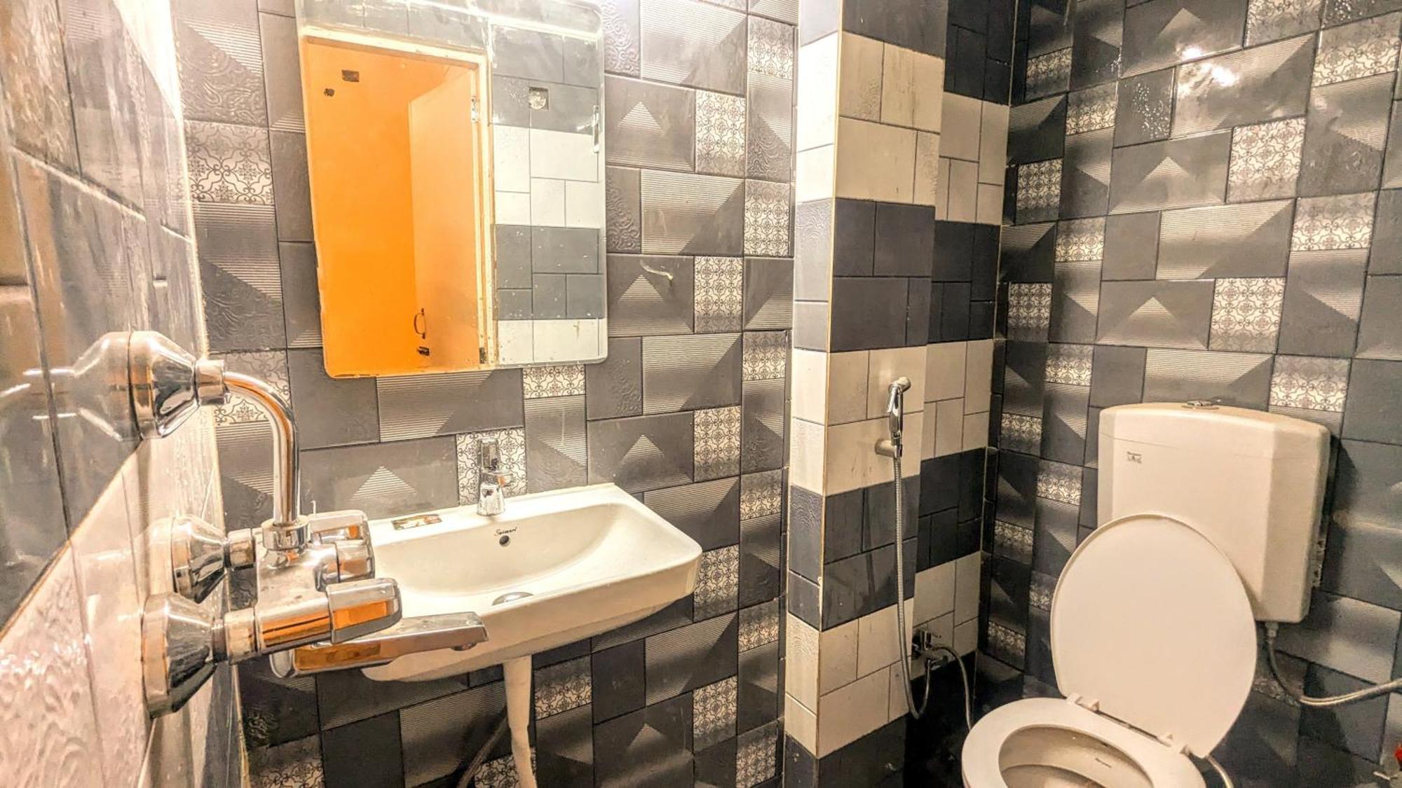 Hotel Ganga Kashti 3*