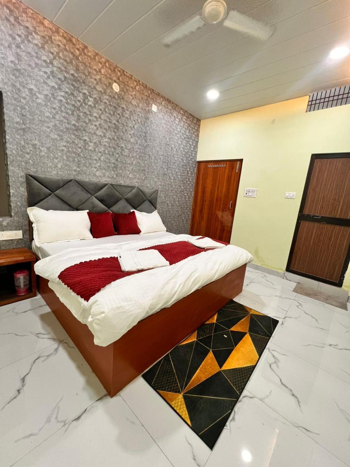 Gulab Residency Hotel 3*