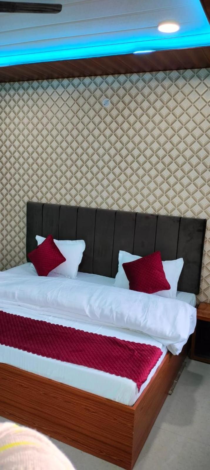 Hotel Gulab Residency 3*
