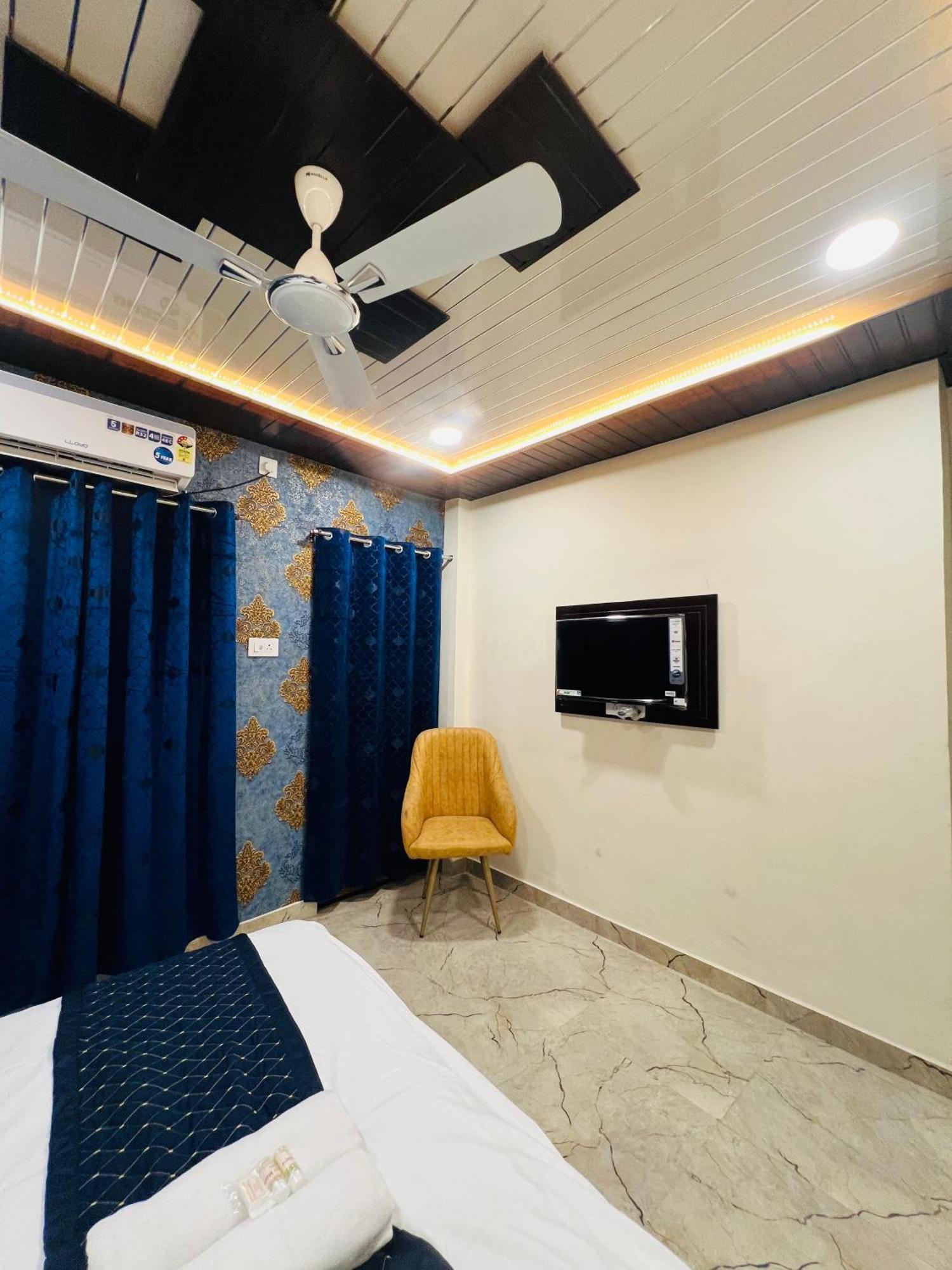 Guest house The V Residency *