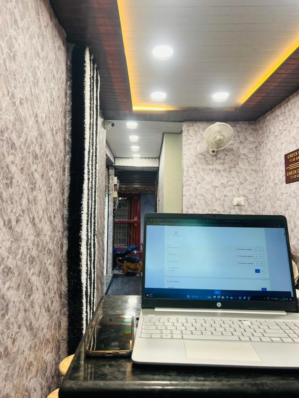 Guest house The V Residency Varanasi