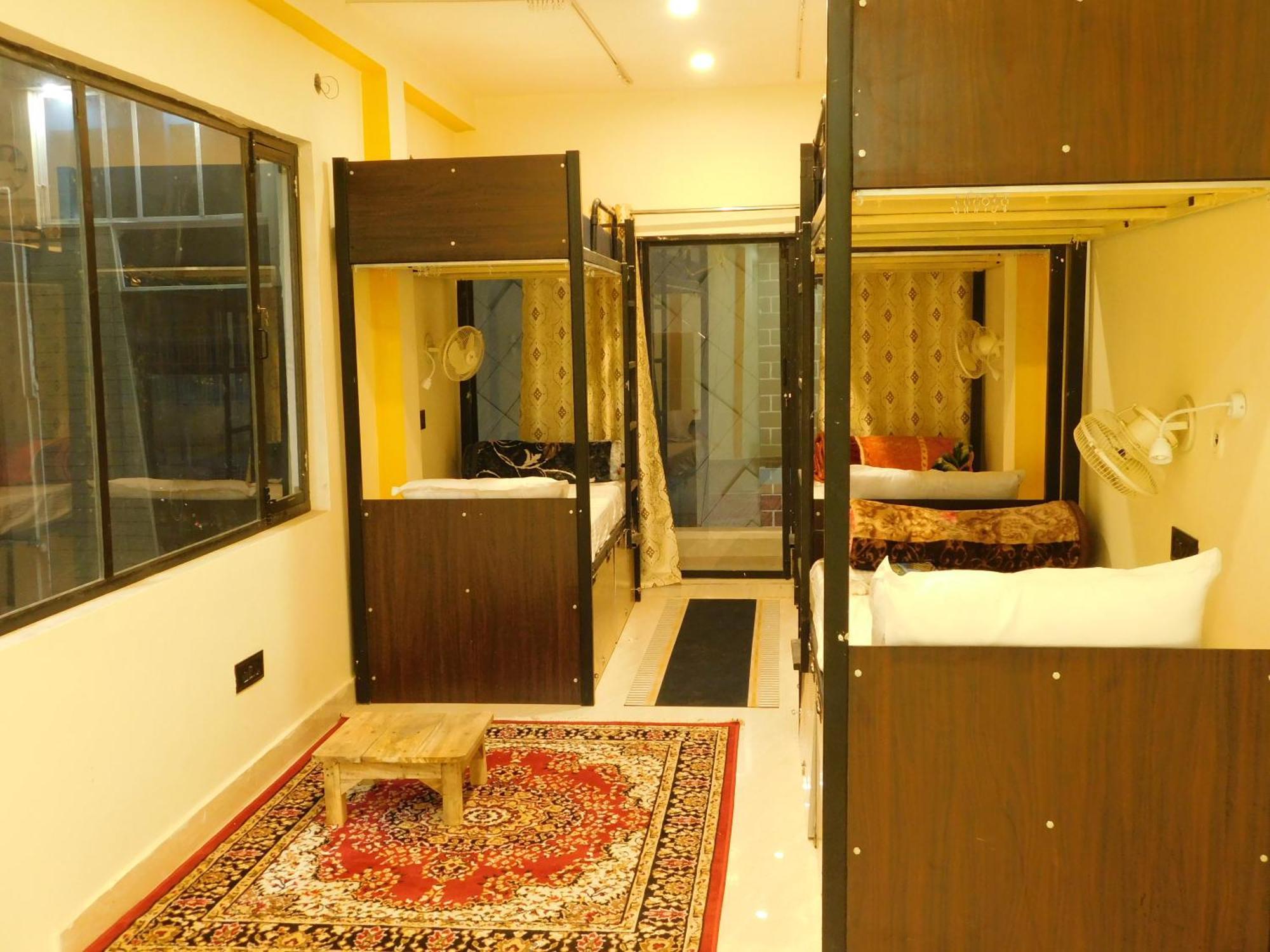Camp24x7 Hostel *