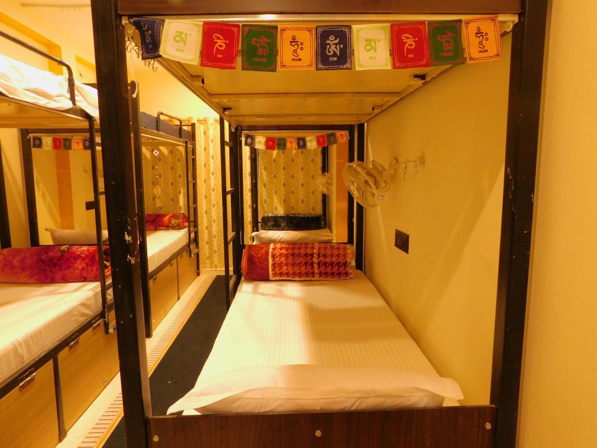 Camp24x7 Hostel *