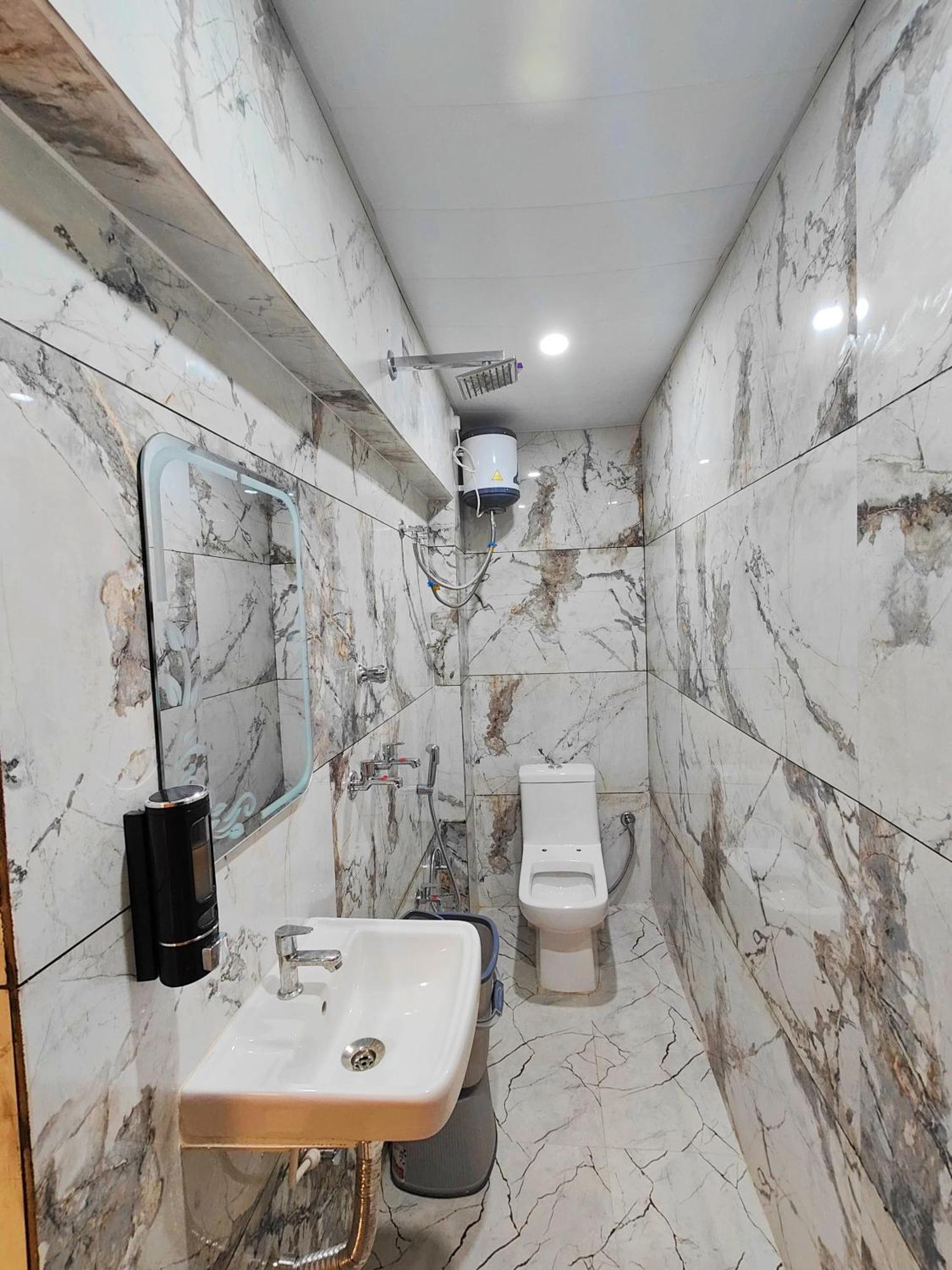Mangal Murti Hotel