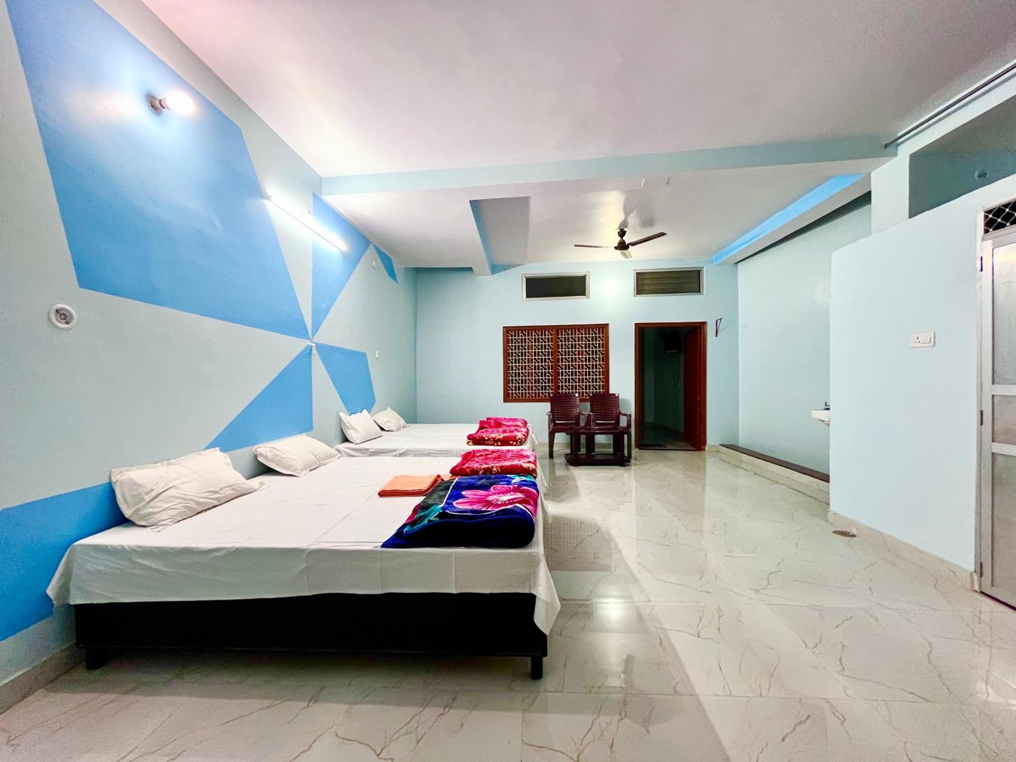 Guest house Trilok P - Dashashwamedh Ghat Near Kashi Vishwanath Temple Varanasi