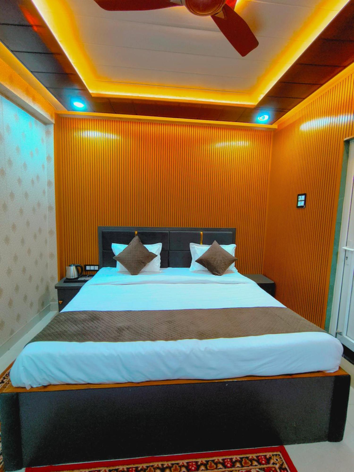R K Villa- 500 Mtr From Kashi Vishvanath Temple Varanasi
