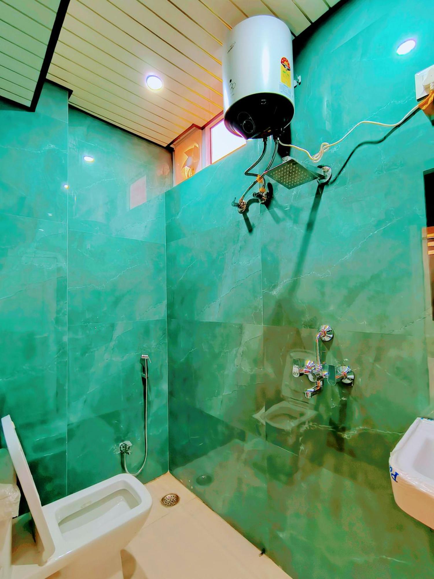 R K Villa- 500 Mtr From Kashi Vishvanath Temple * Varanasi