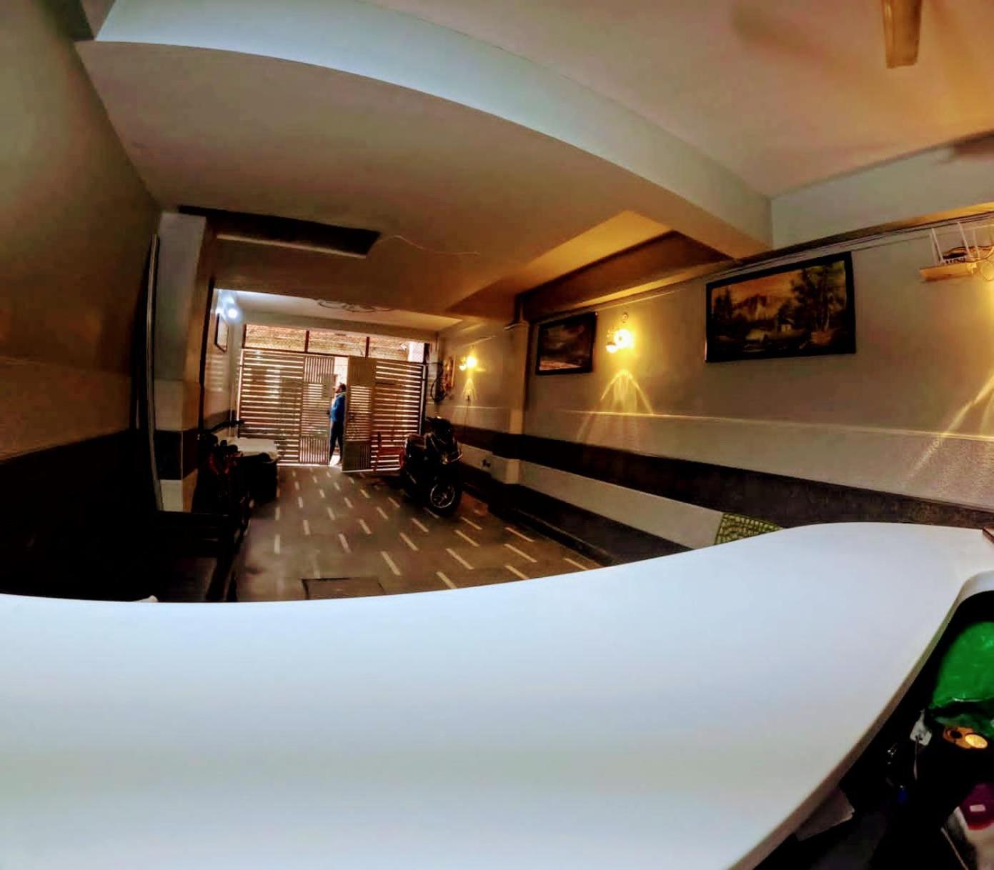 Hotel R K Villa- 500 Mtr From Kashi Vishvanath Temple *