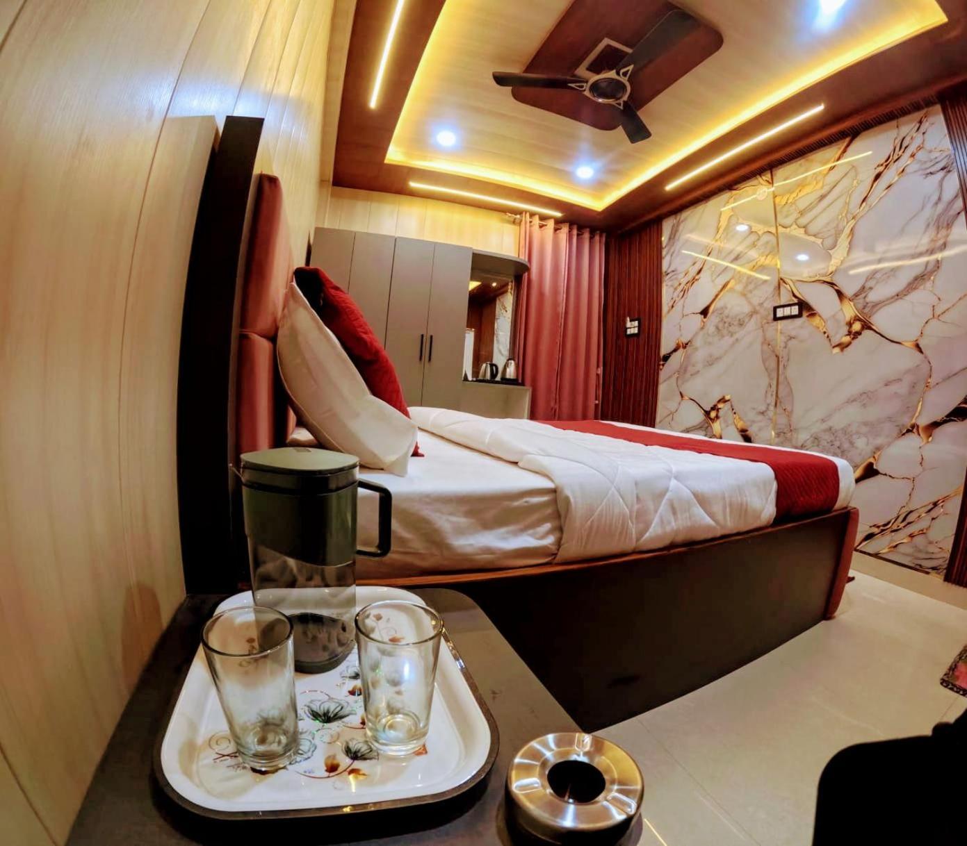 R K Villa- 500 Mtr From Kashi Vishvanath Temple Hotel