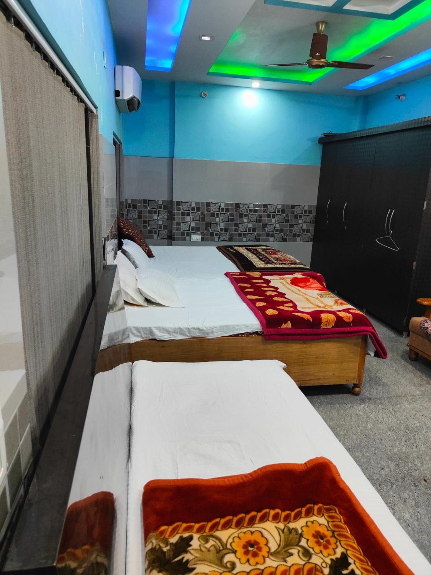 Hotel Abhivadya Gange Varanasi