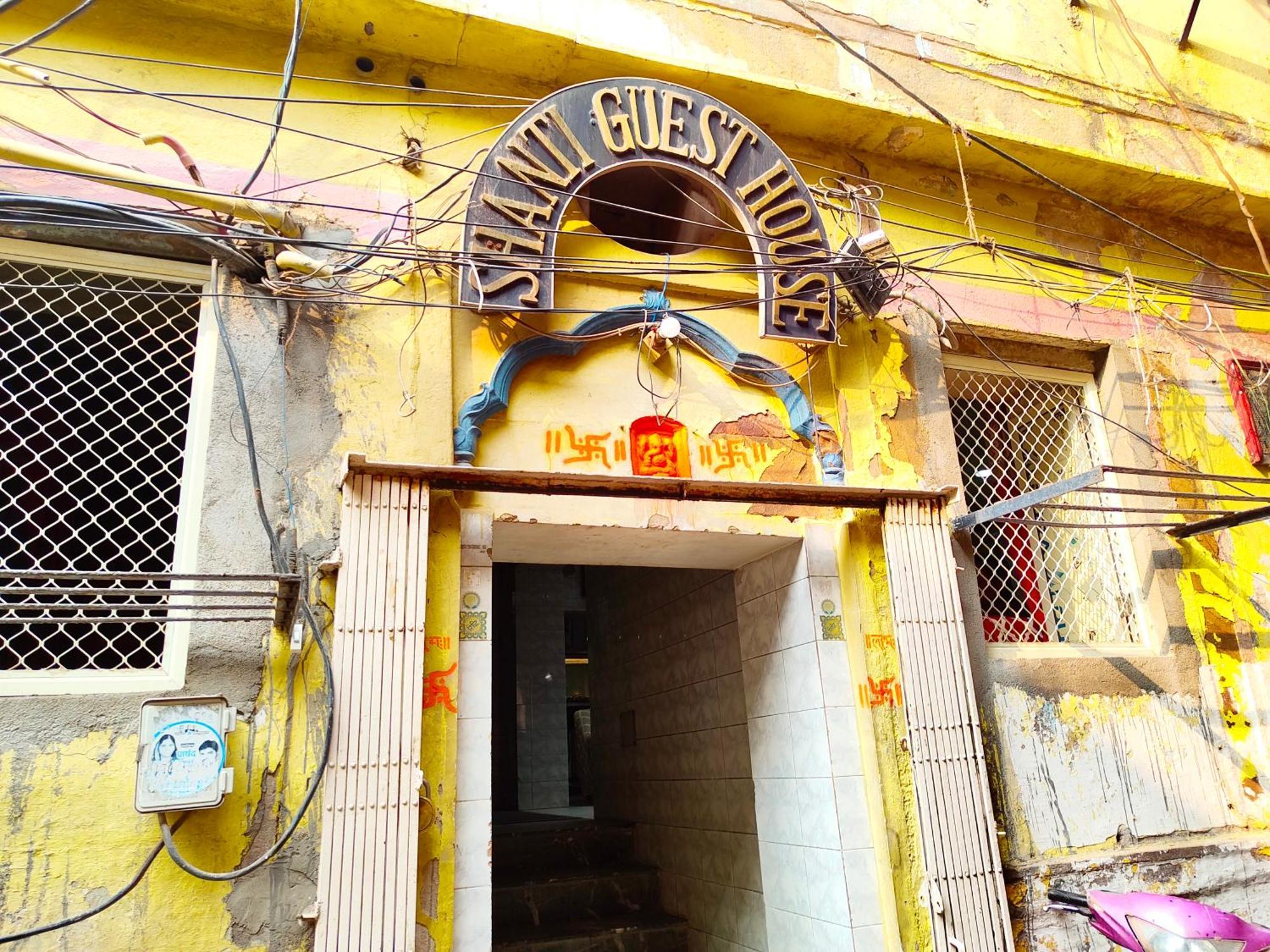 Homestay Shanti Near Manikarnika Ghat