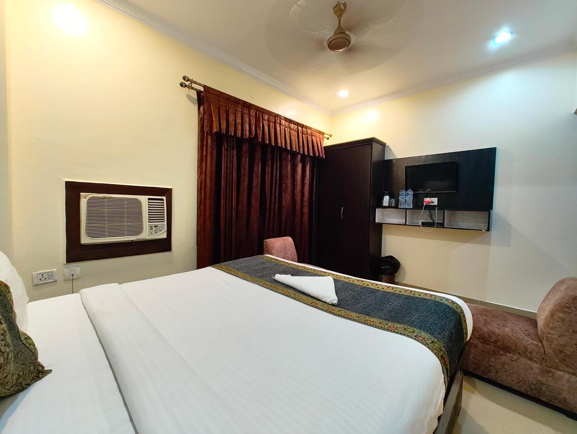 Ashoka Grand Kashi Vidyapith ! - Near Railway Station, With Wifi-restaurant-and-parking-facilities-prime-location-best Selling In Varanasi