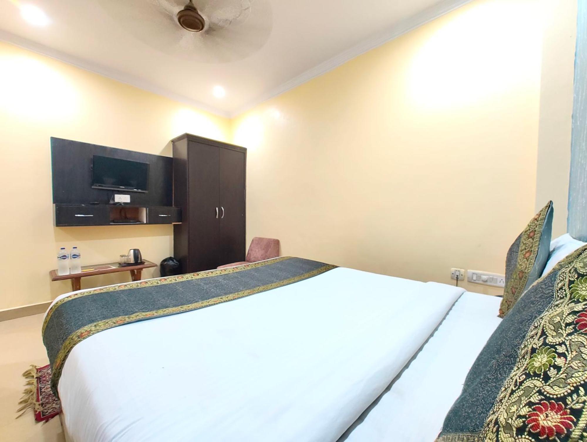 Homestay Ashoka Grand Kashi Vidyapith ! - Near Railway Station, With Wifi-restaurant-and-parking-facilities-prime-location-best Selling In *