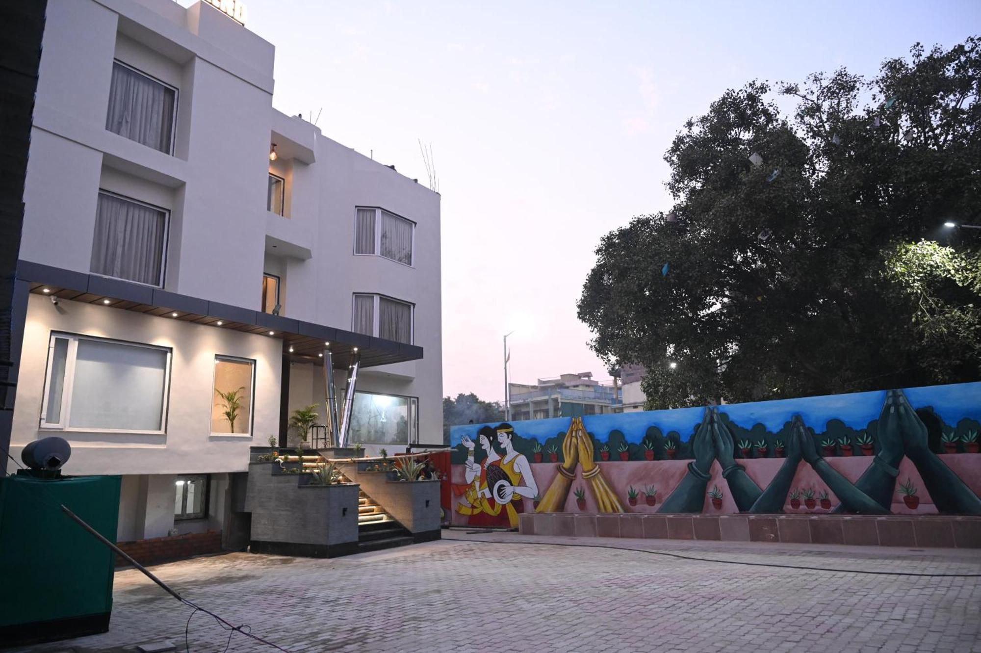 Hotel Sainik Grand