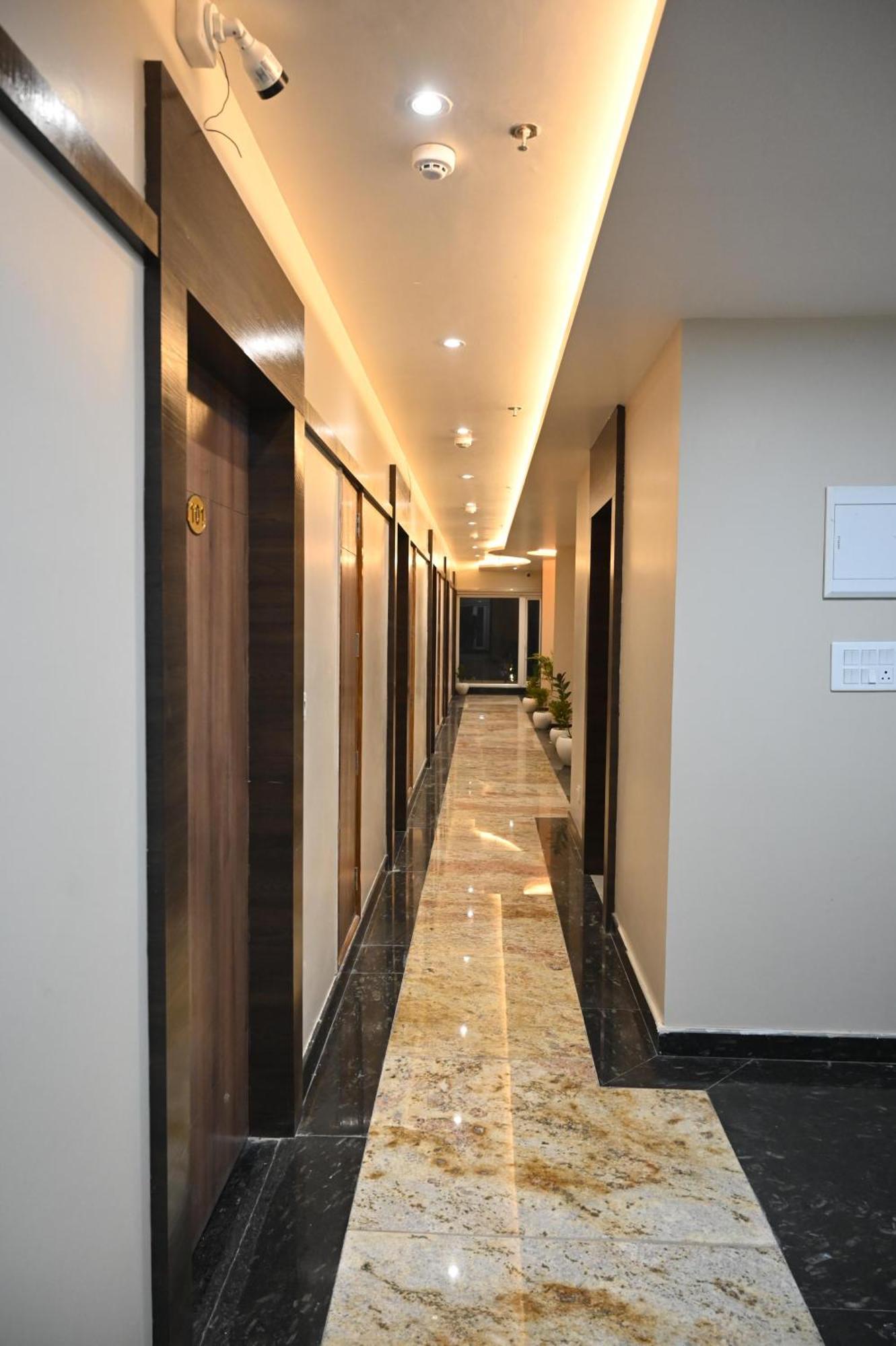 Sainik Grand Hotel Varanasi
