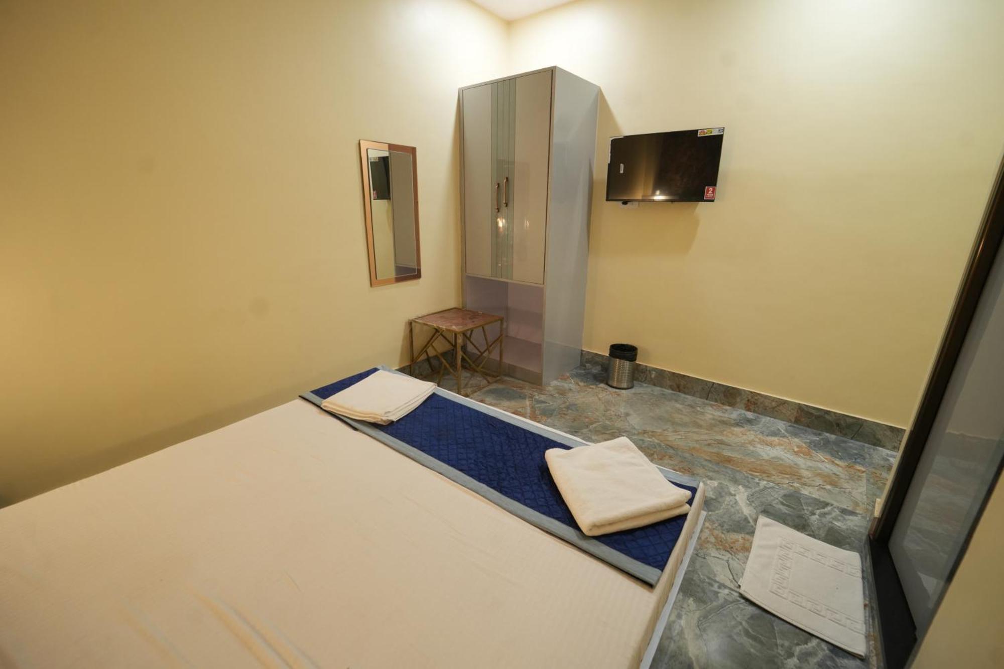 Kashi Pilgrim Hotel Varanasi