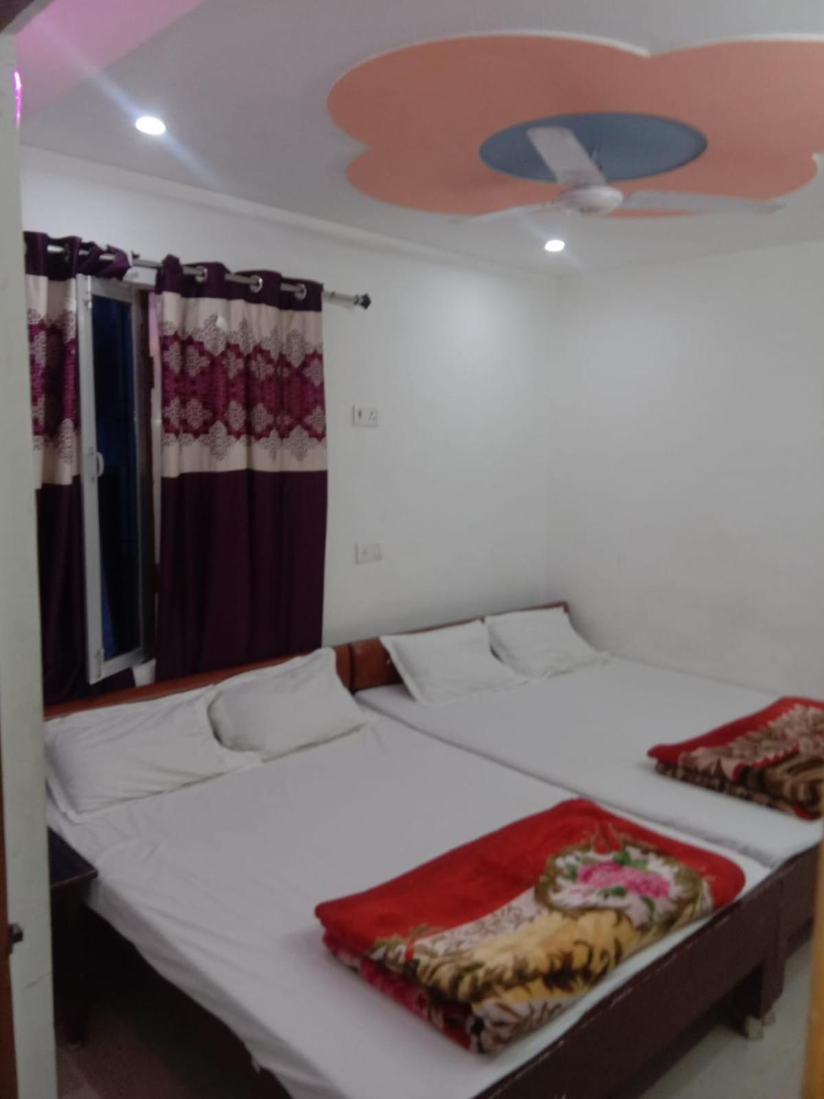 Hotel New Yatri Niwas 5*