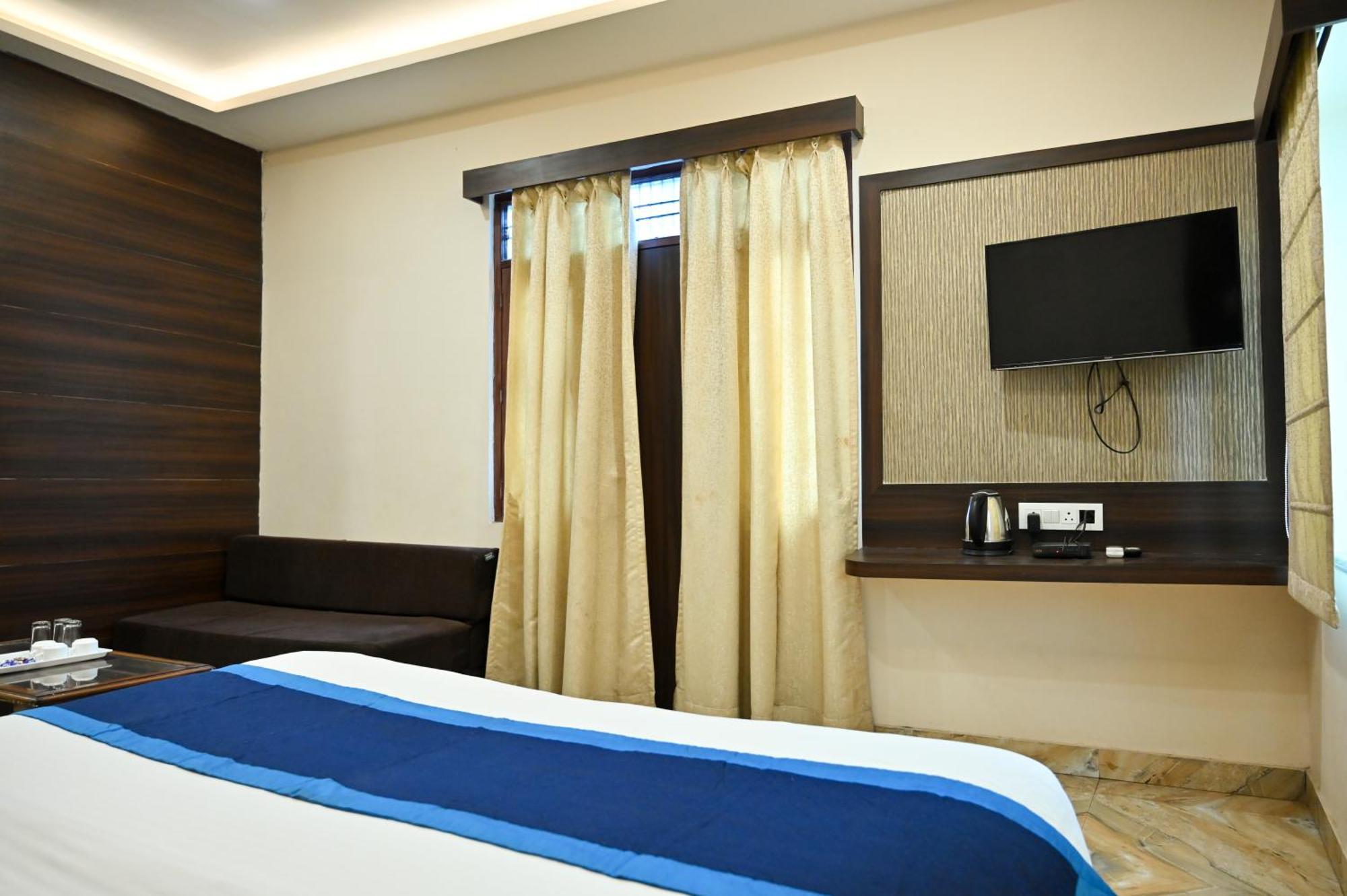 Hari Gopal Hotel