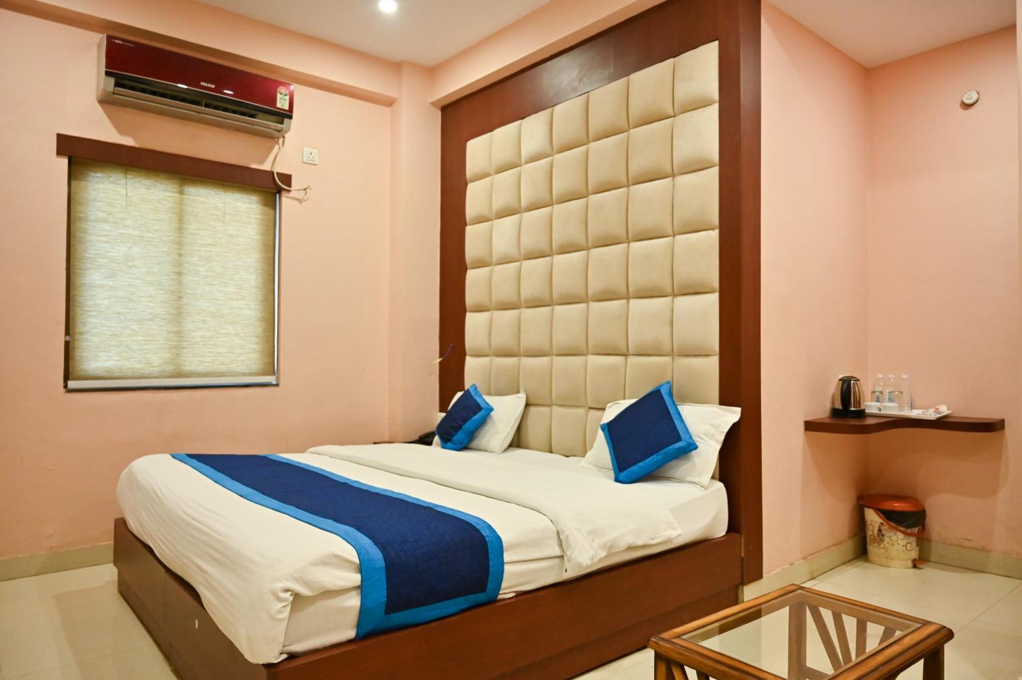 Hari Gopal Hotel