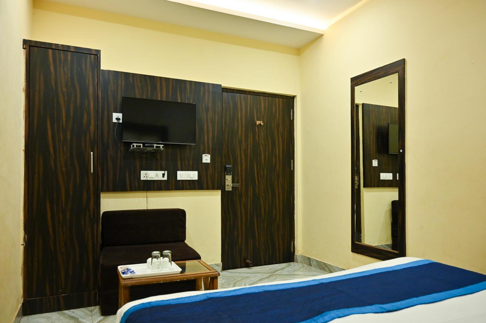 Hari Gopal Hotel 3*